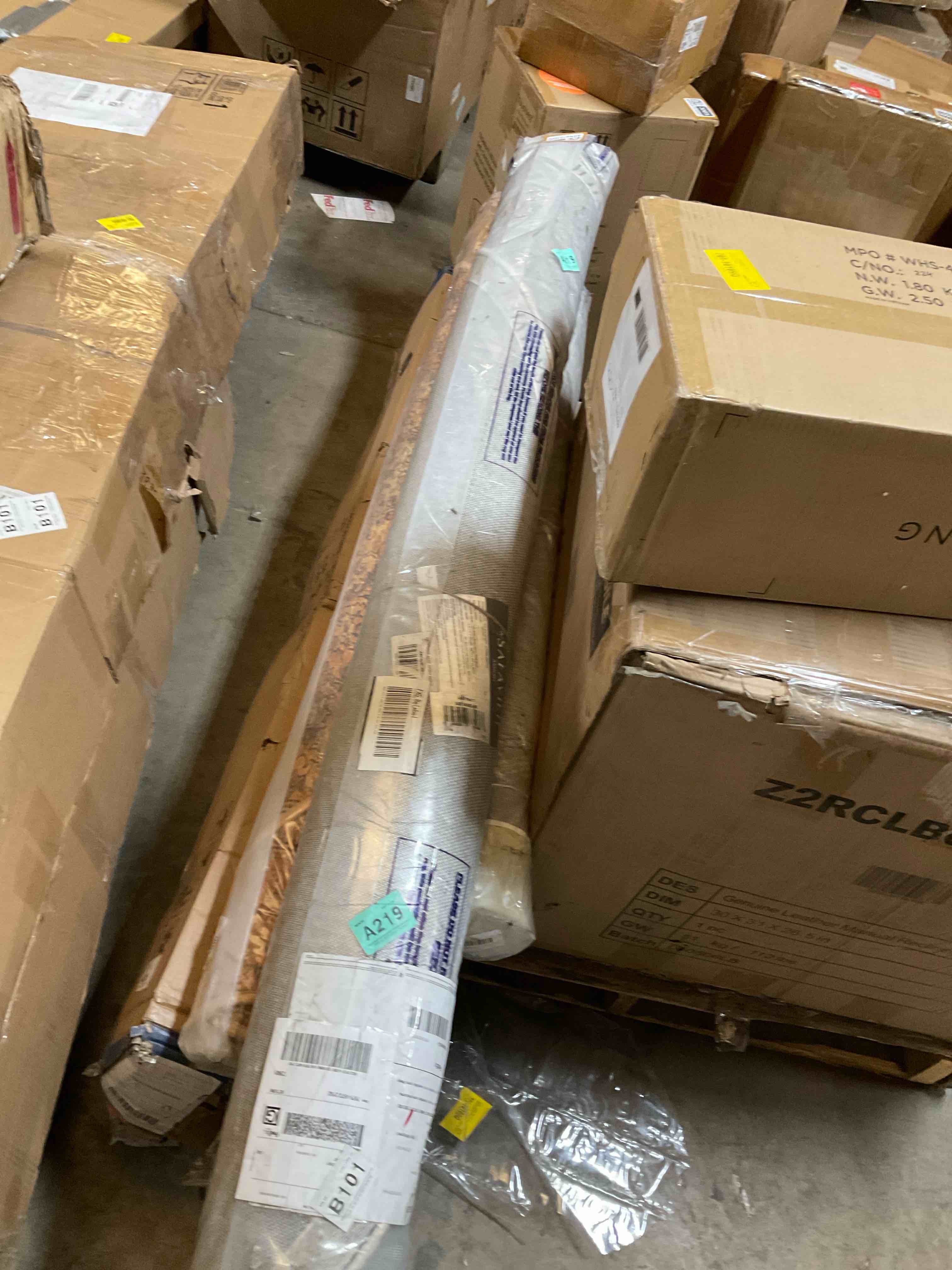 Condition photo showing Good Condition for Maja Handmade Tufted Wool Ivory/Beige Area Rug