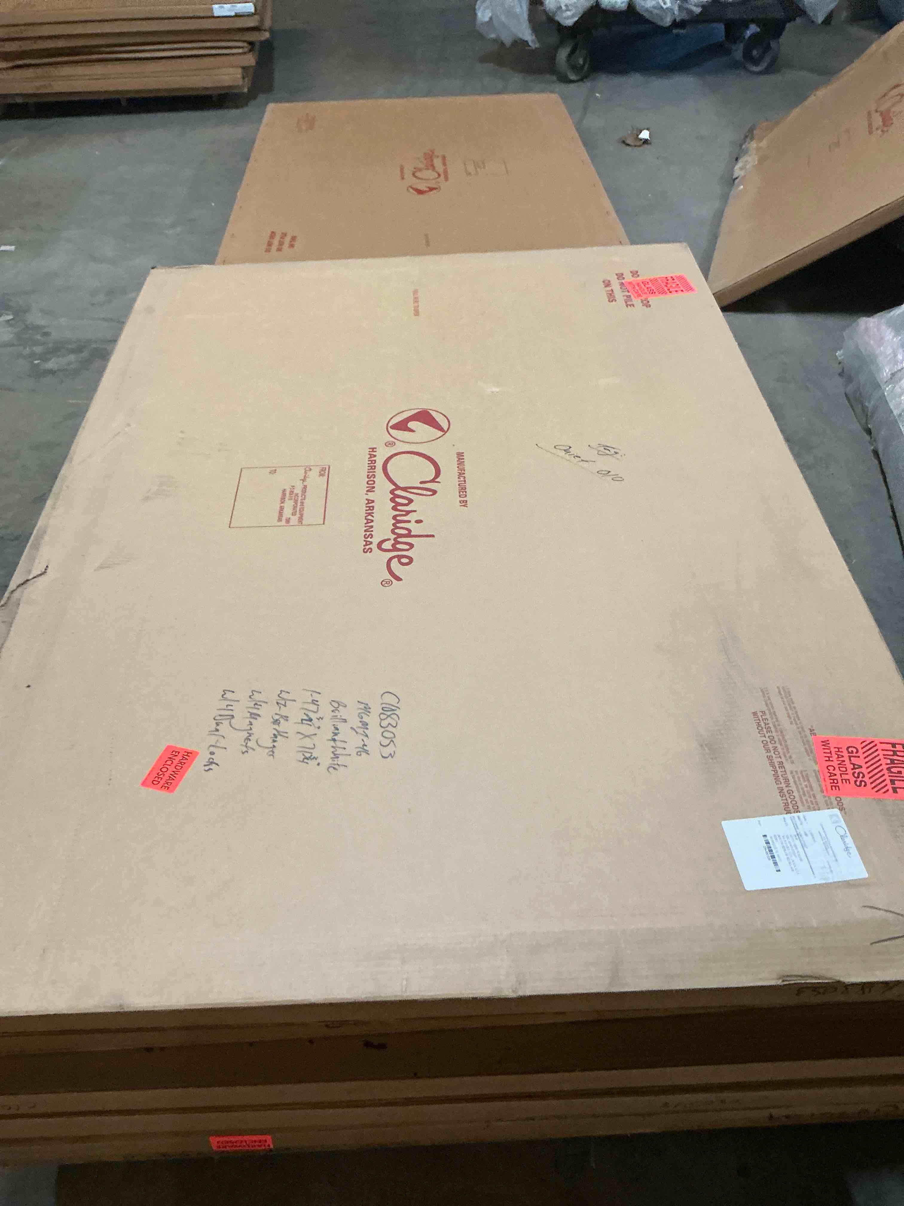 Condition photo showing Good Condition for Claridge 48 x 72 C1083053