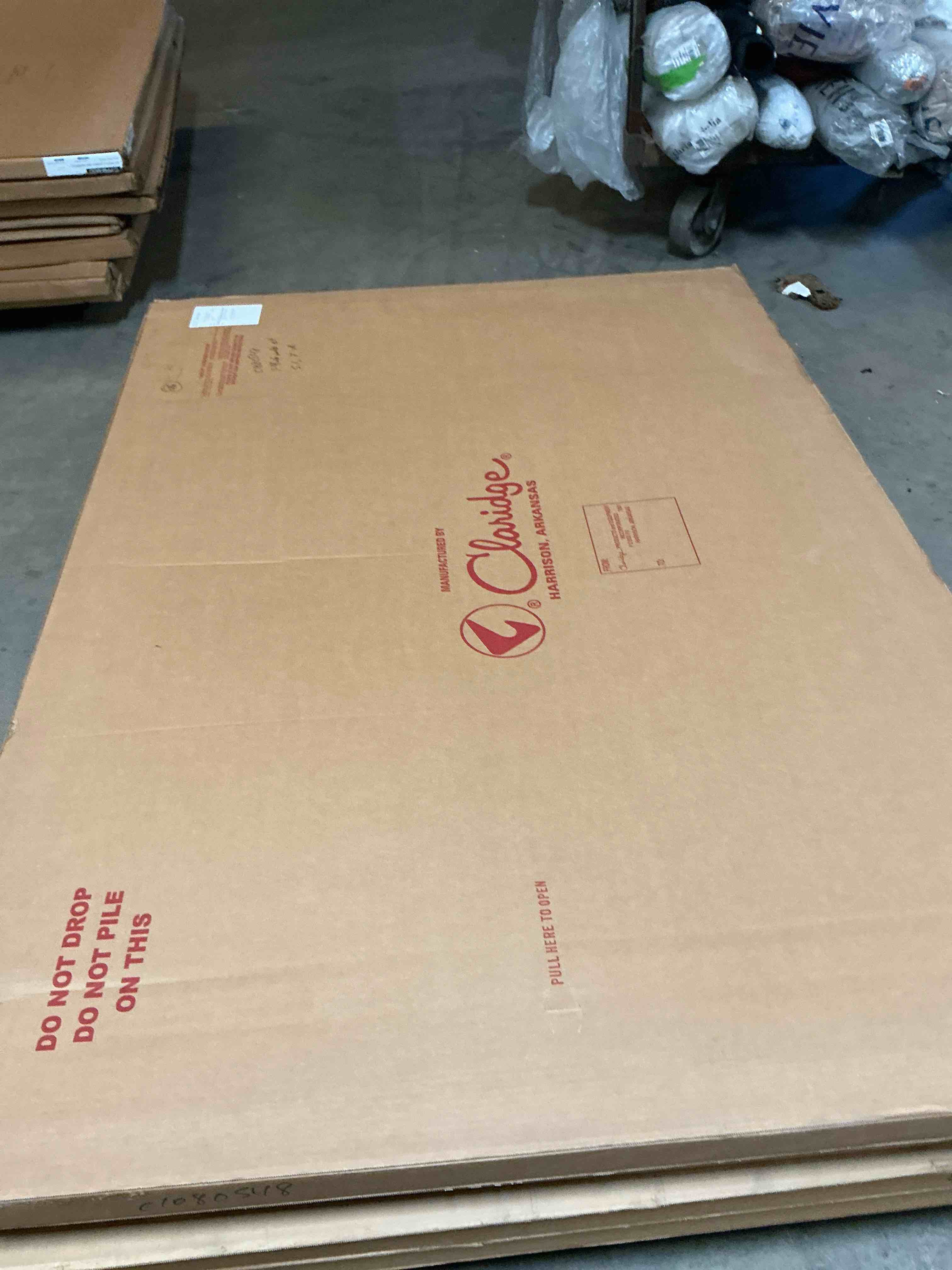 Condition photo showing Good Condition for Claridge 4 x 6 Whiteboard 