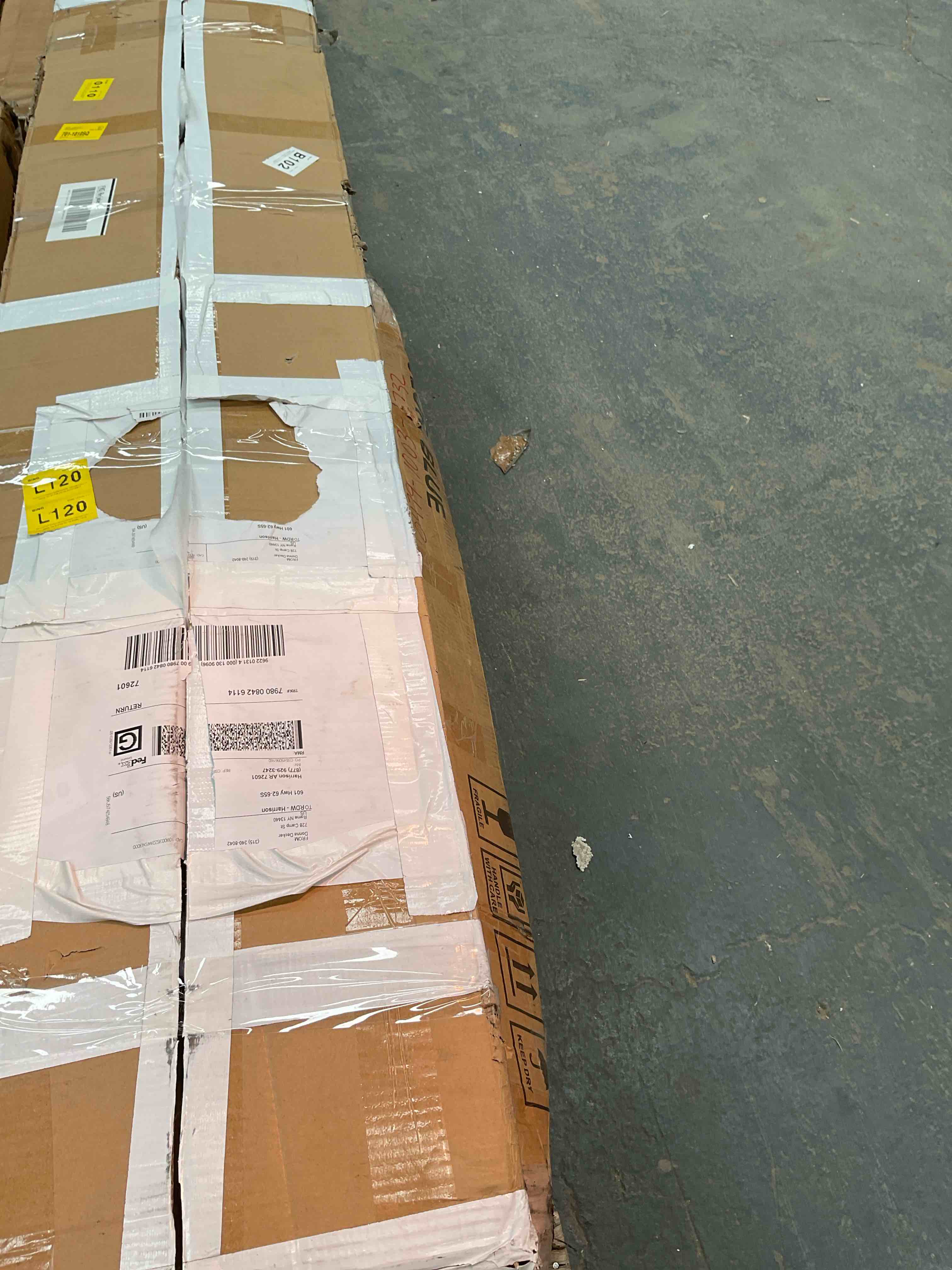 Condition photo showing Good Condition for fireplace mantle surround