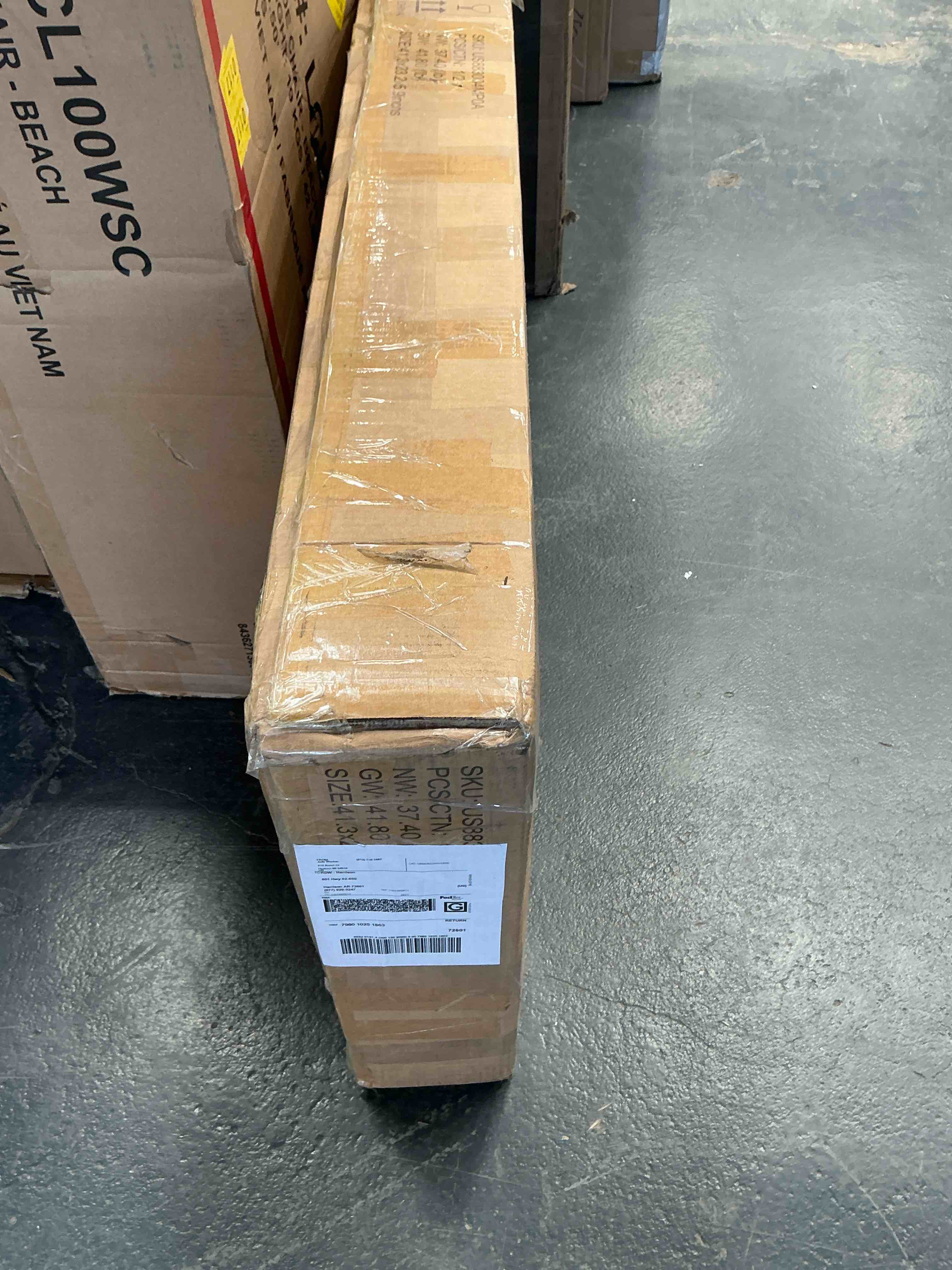 Condition photo showing Good Condition for wood round table