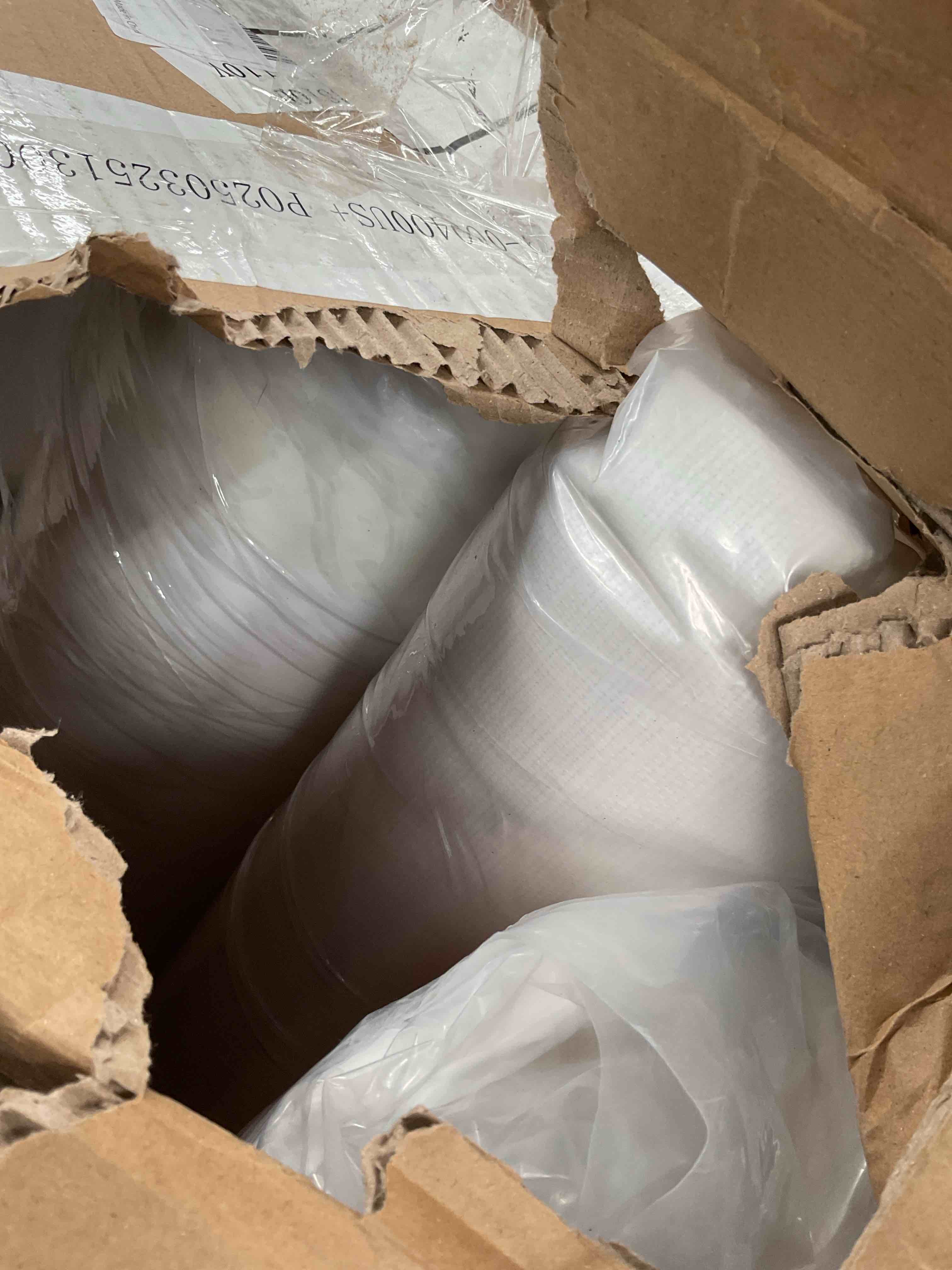Condition photo showing Good Condition for set of 4 cushions with metal frame