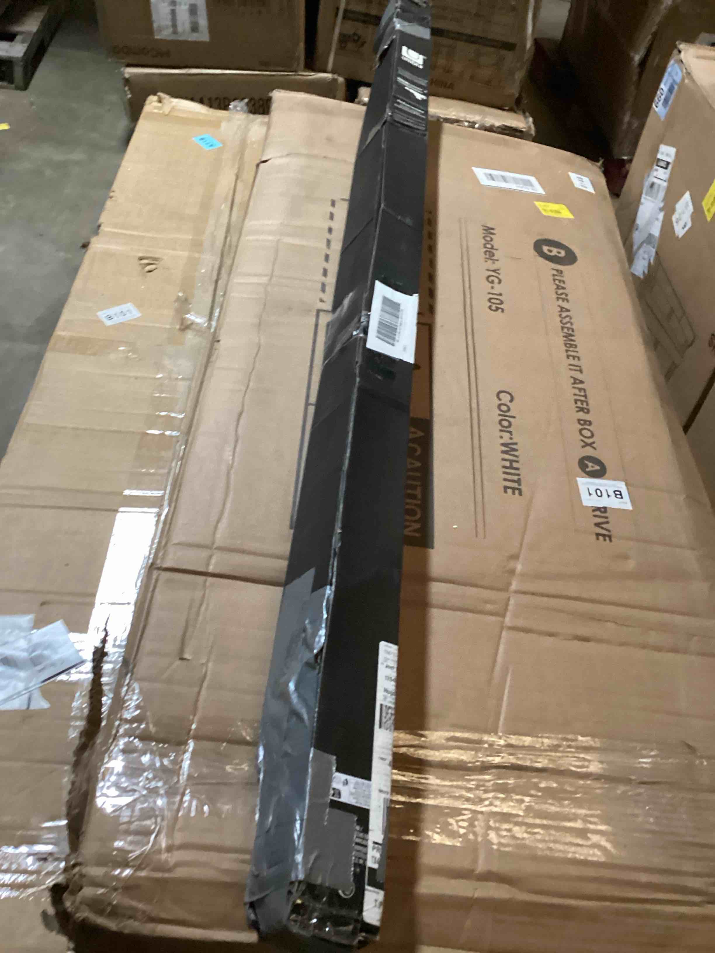 Condition photo showing Good Condition for stainless steel adjustable 1'' diameter single curtain rod