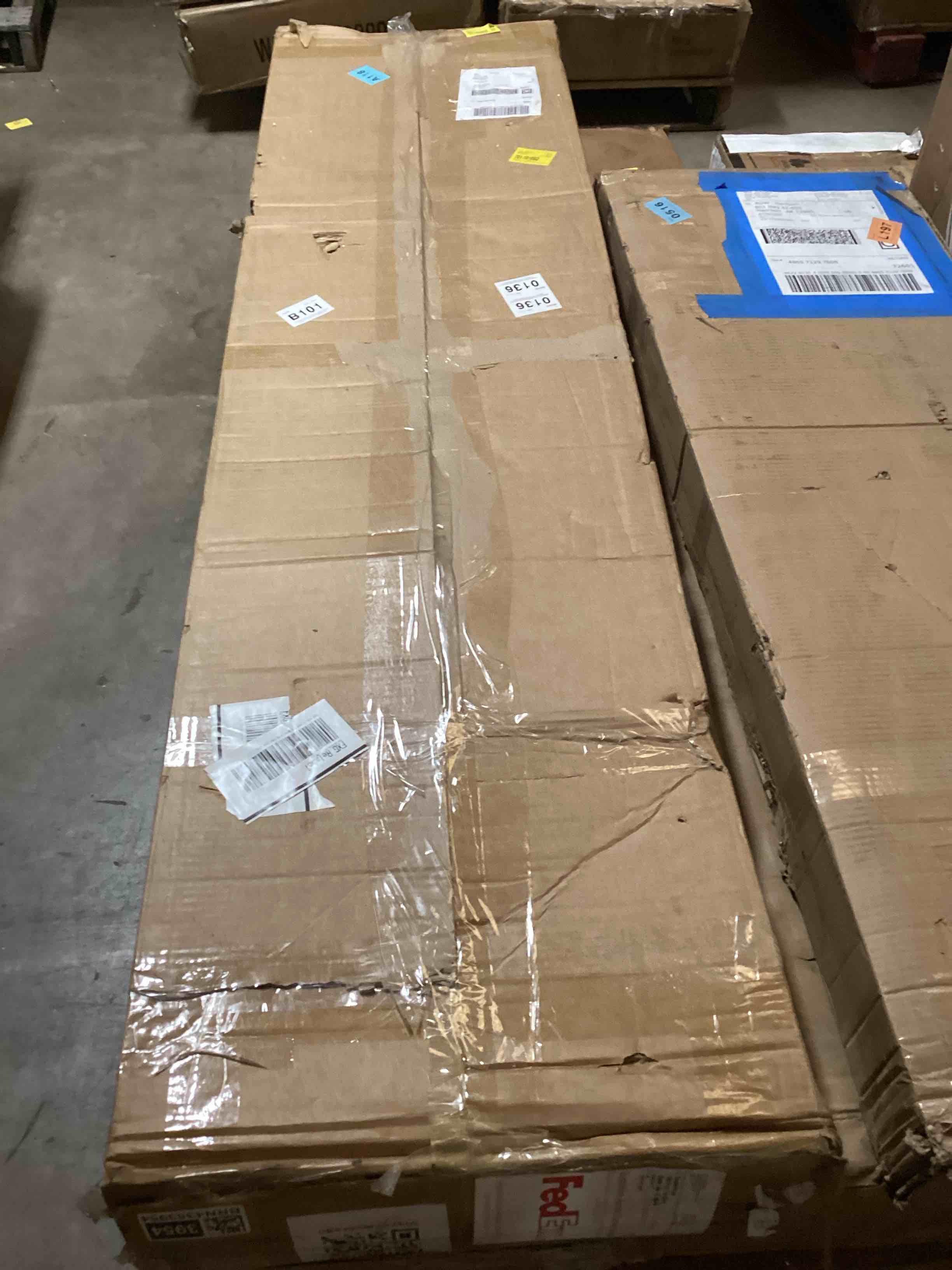 Condition photo showing Good Condition for room divider screen with solid wood frame – 4/6 panel folding privacy screen, 360° adjustable panels, handcrafted decorative partition for bedroom, living room & patio – available in white and brown