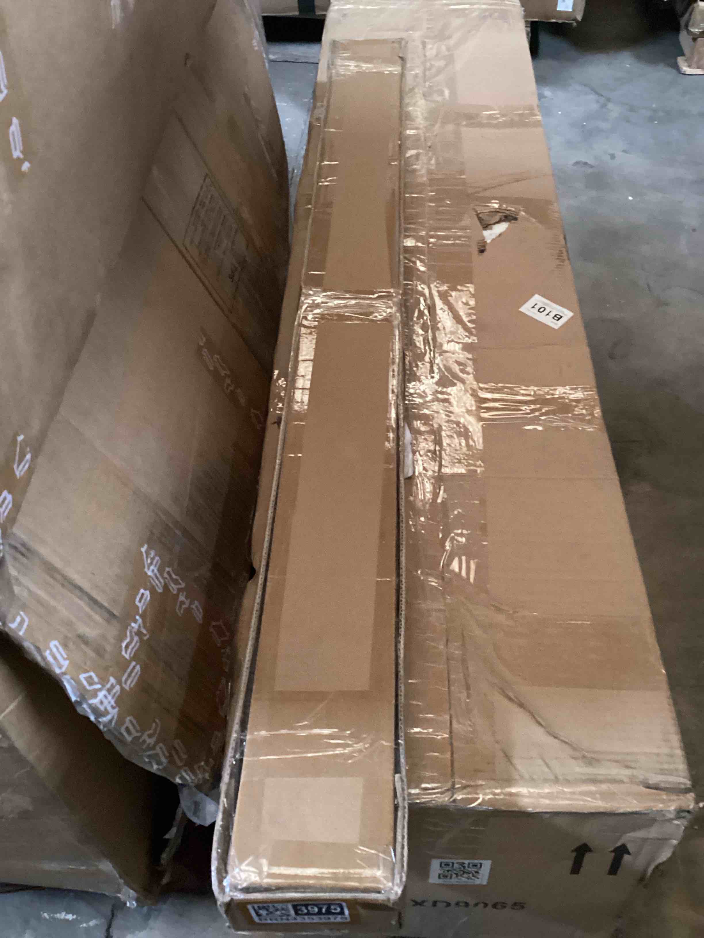 Condition photo showing Good Condition for rolling library ladder track hardware kit only