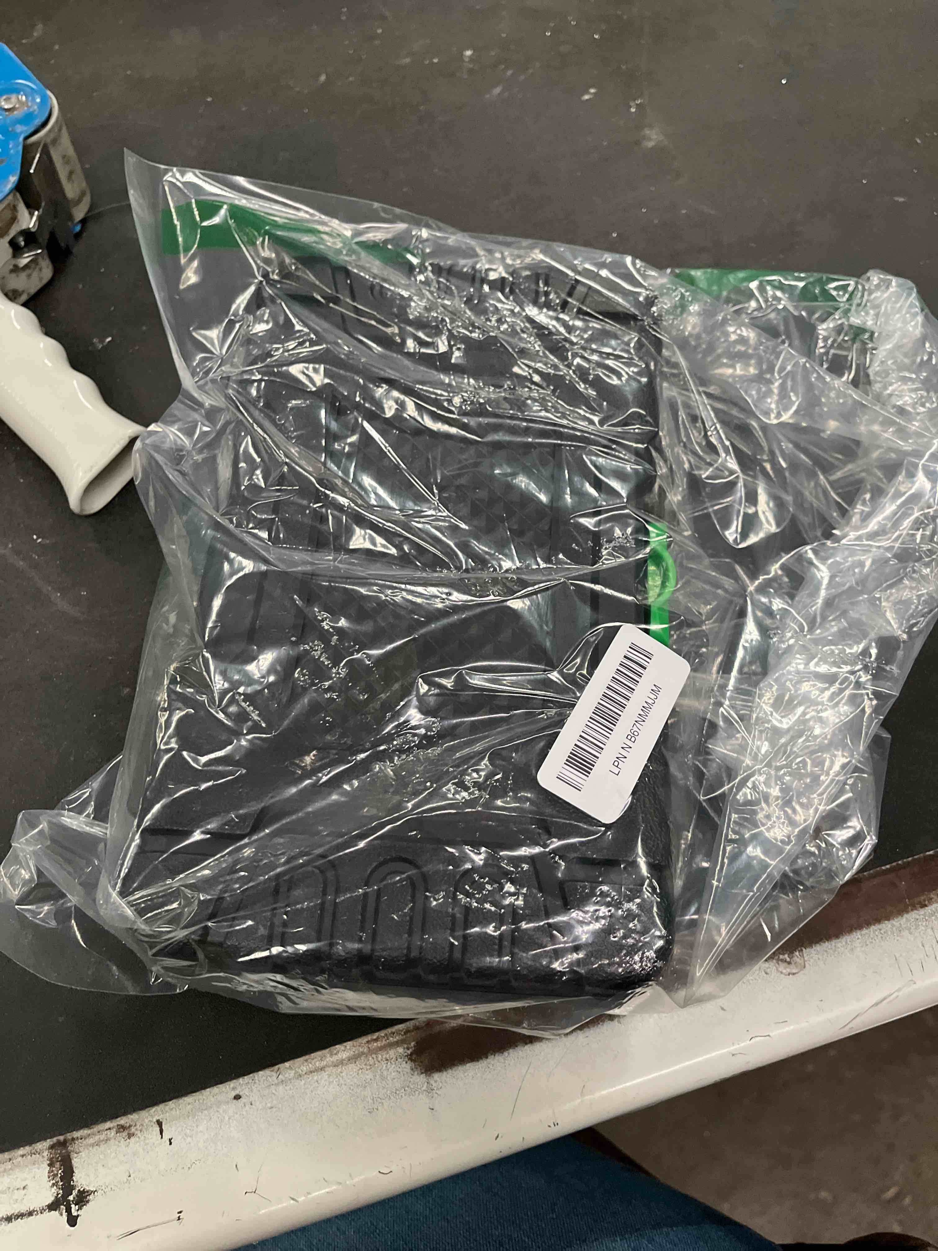 Condition photo showing Good Condition for 11-piece spark plug socket set with 3/8" drive ratchet handle, spark plug gapper, universal joint and extension bar, 5/8", 3/4", 13/16", 14mm, 18mm, cr-v sockets with rubber retaining rings 11pcs spark plug socket set with ratchet handle