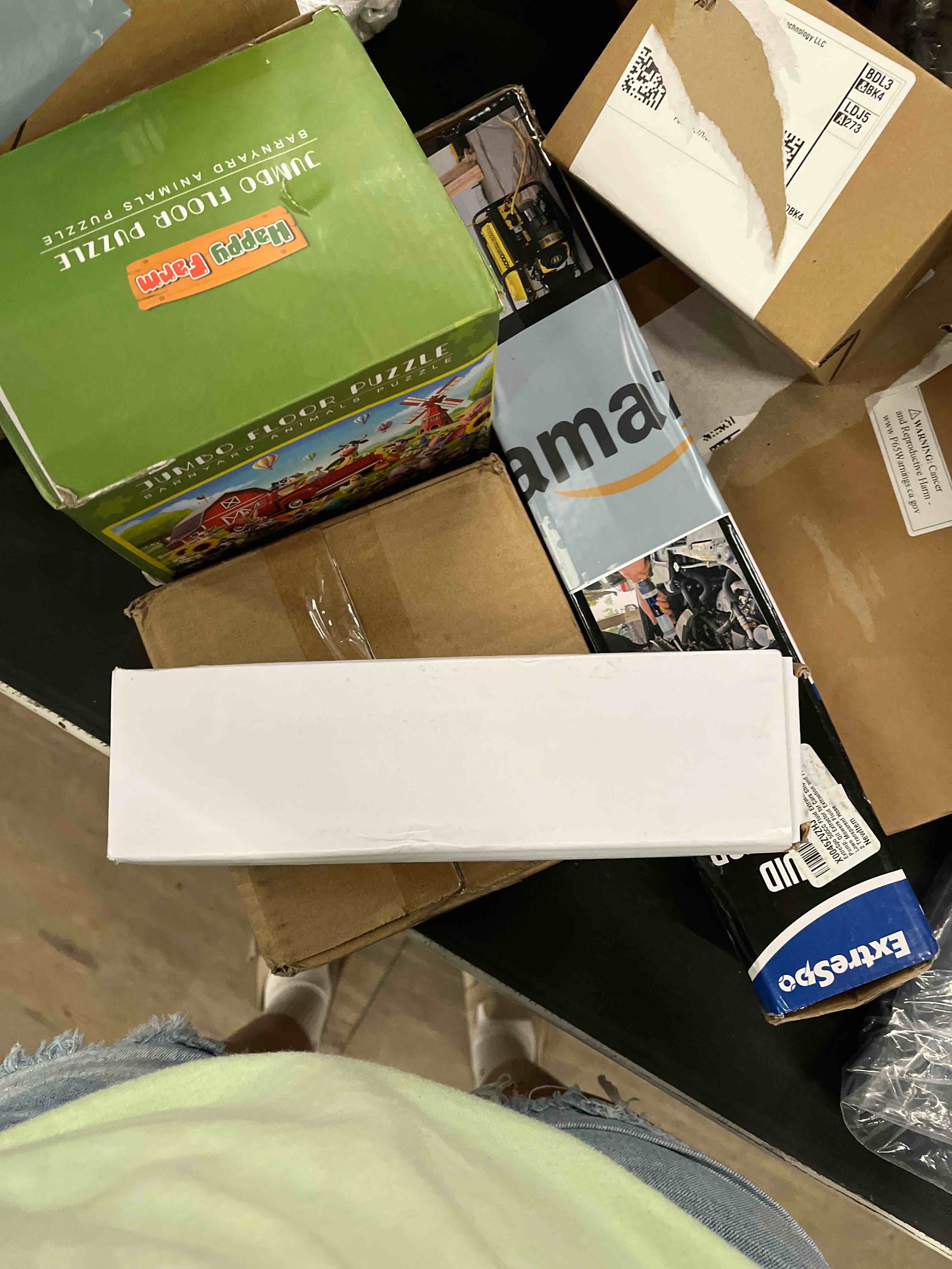 https://s3.amazonaws.com/lotting-images-prod/RustDustWanderlust/BRN4362178_1774968769427.jpeg