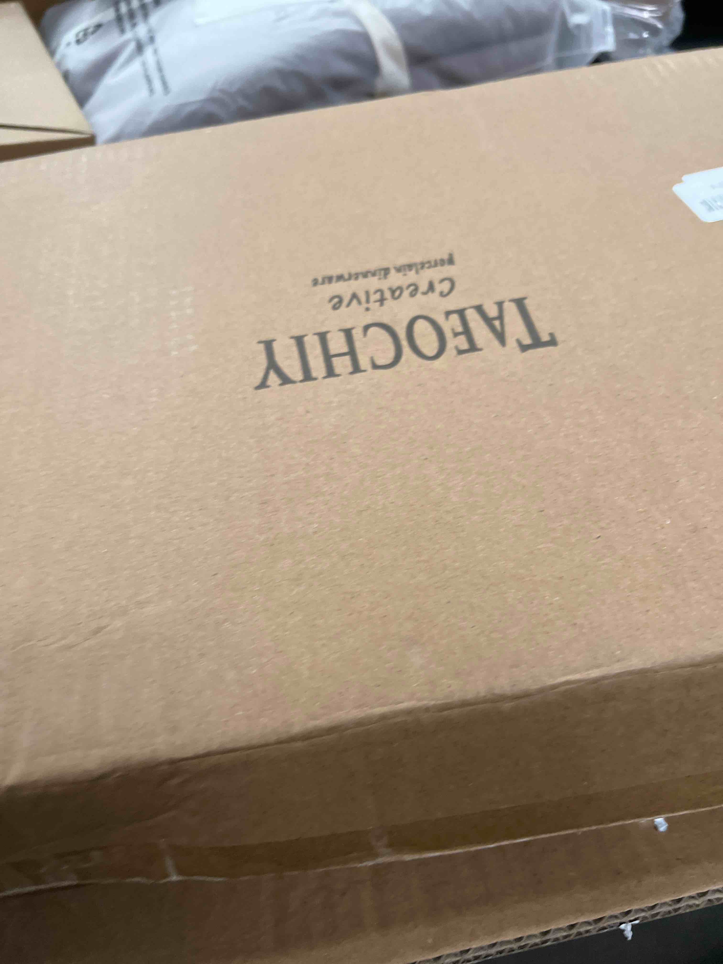 https://s3.amazonaws.com/lotting-images-prod/RustDustWanderlust/BRN4363012_1775746524205.jpeg