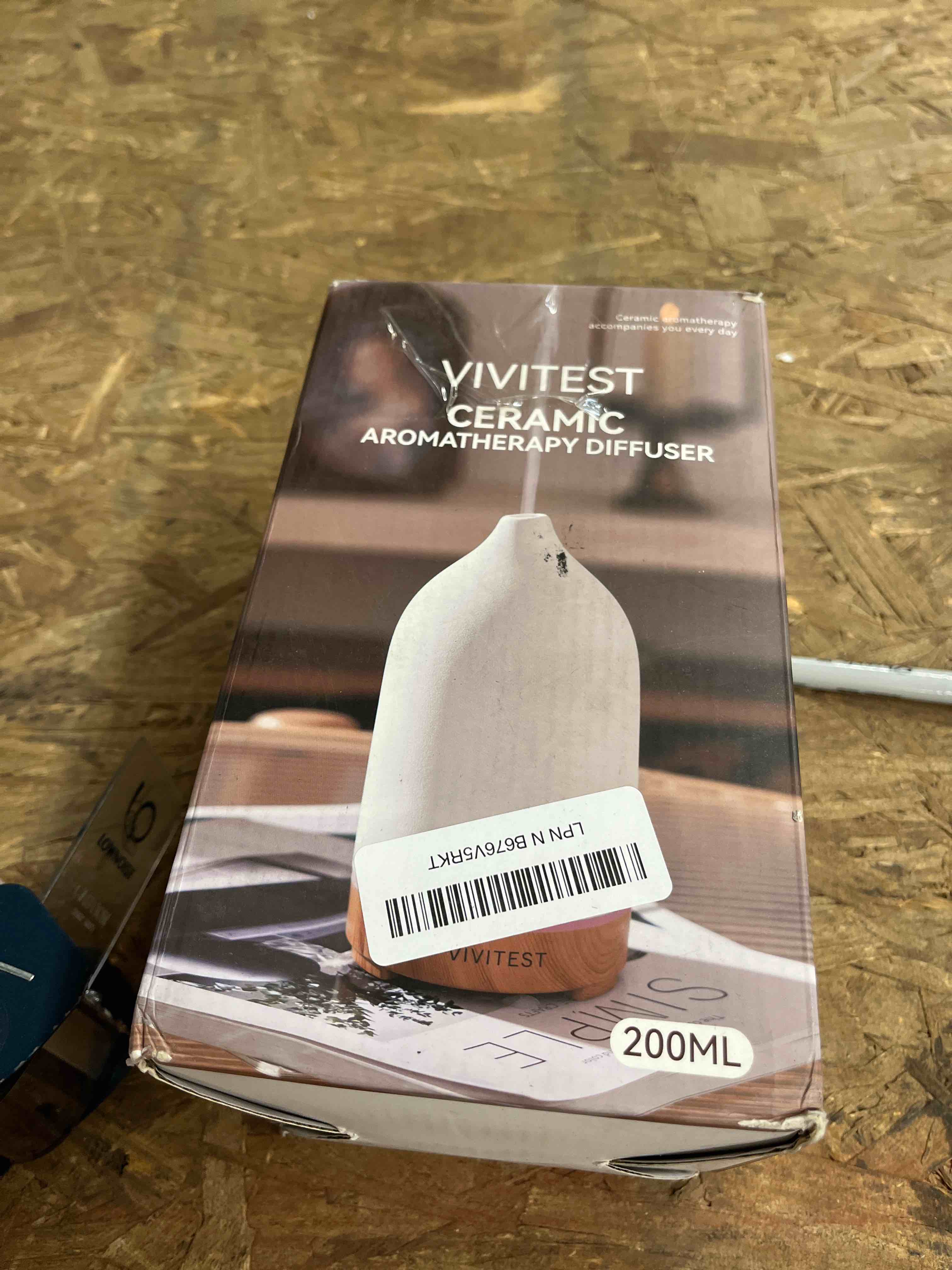 Condition photo showing Good Condition for innogear oil diffuser, 300ml ceramic diffuser for essential oils handcrafted aromatherapy diffuser ultrasonic cool mist humidifier with 4 timers waterless auto off for room office, white base white base large