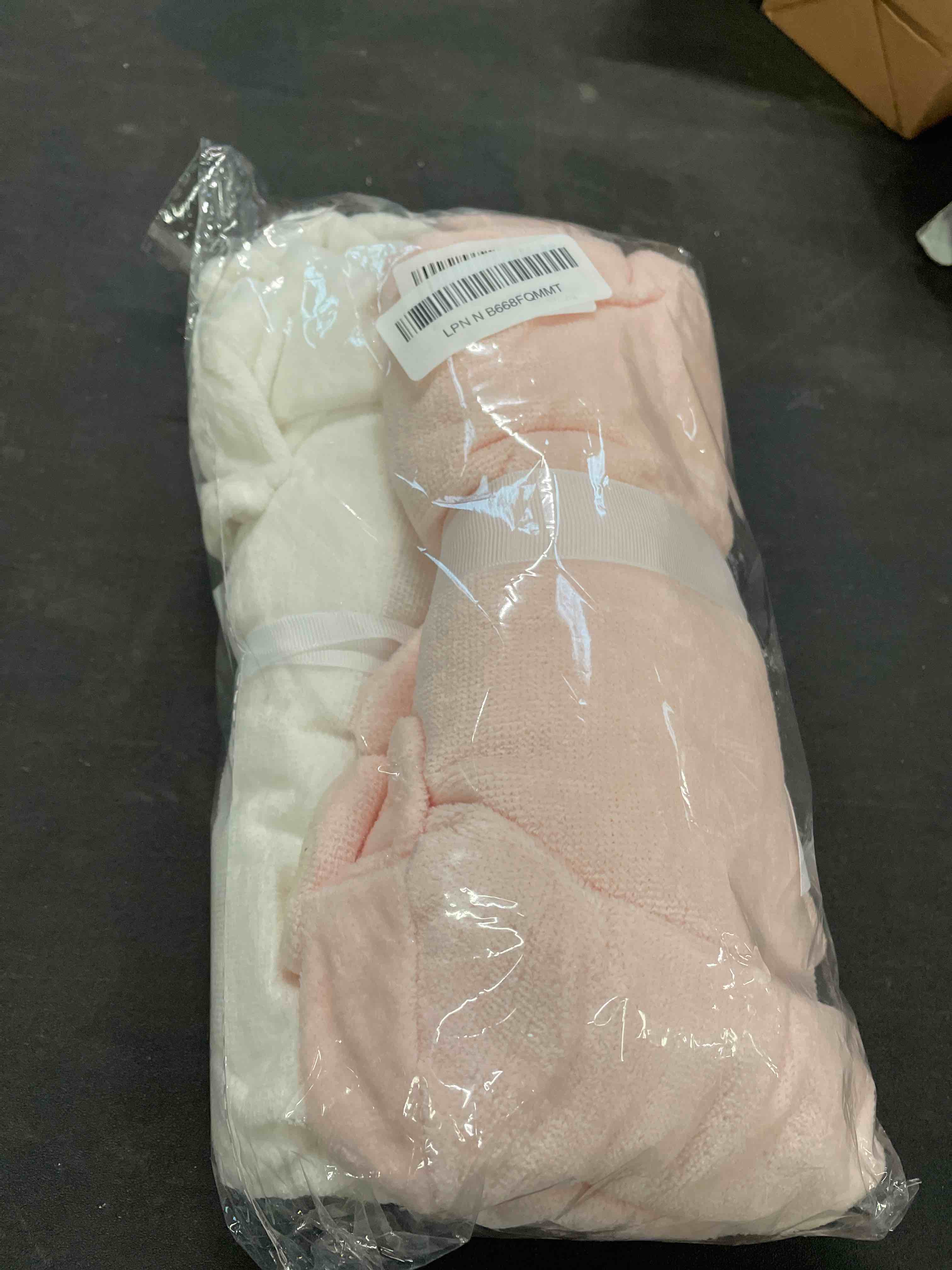 Condition photo showing Good Condition for softan 2 pack baby hooded towels, premium soft cotton baby bath towels with hood, extra thick and super absorbent, essential for newborns, infants and toddlers (pink elephant & white unicorn)
