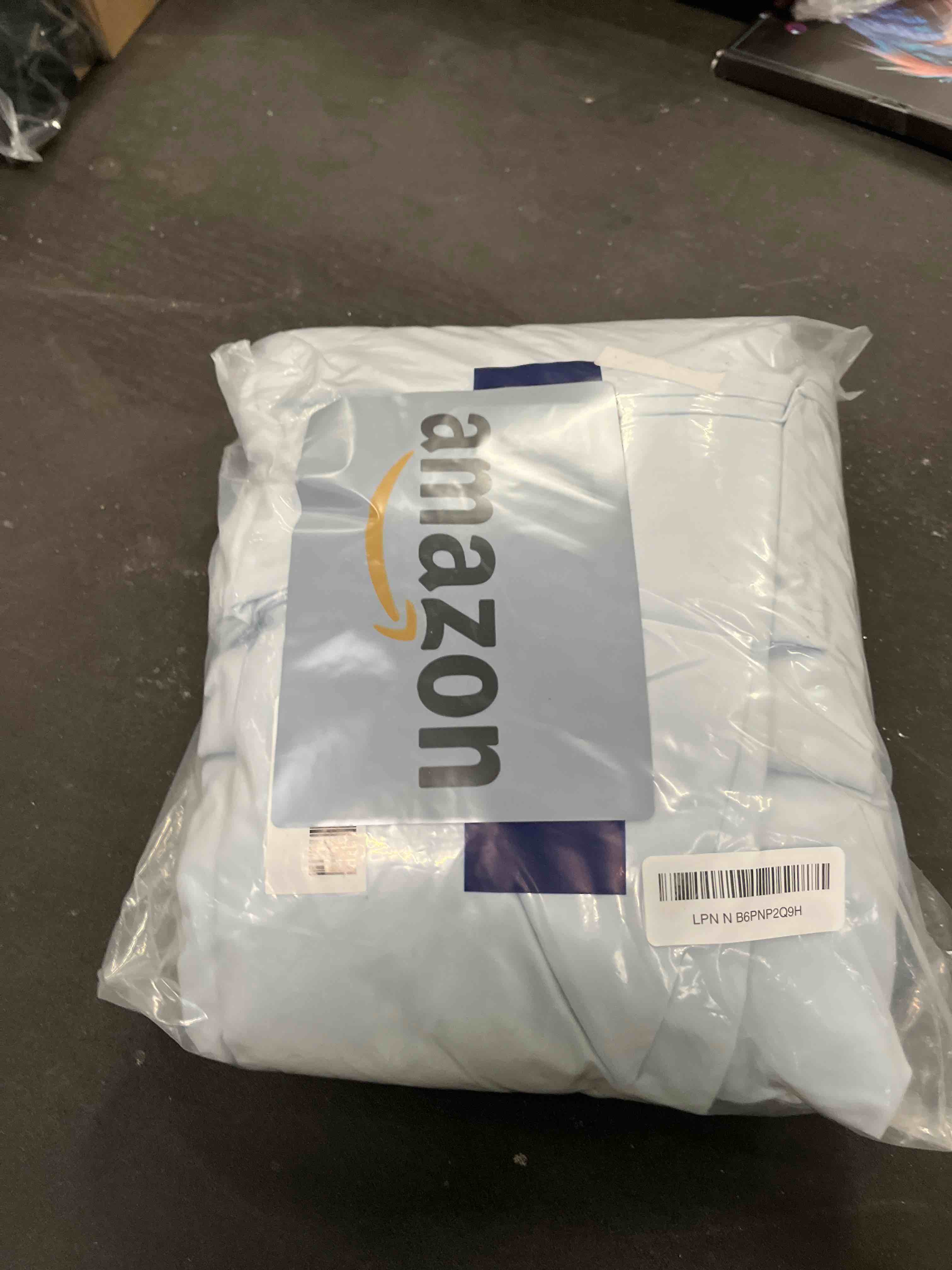 Condition photo showing Good Condition for king size 4 piece sheet set - comfy breathable & cooling bed sheets set - hotel luxury bedding for women, men, kids, teens, boys & girls - deep pockets, ultra-soft, wrinkle free - oeko-tex - ice blue 17 - ice blue king