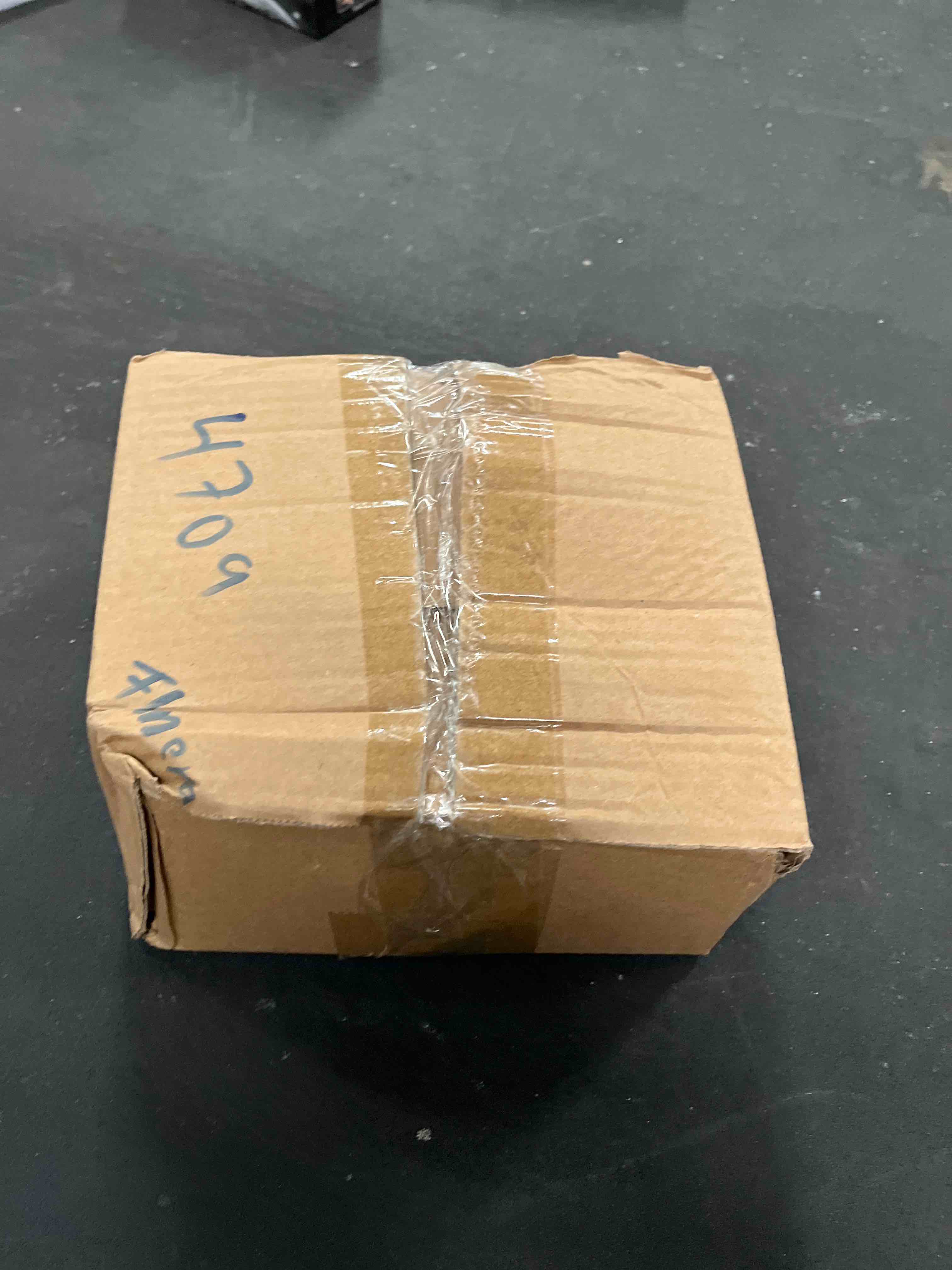 Condition photo showing Good Condition for wrenyzk flan mold with lid, 1.5 quart stainless steel flan pan, flanera flan mold, flanera flan maker come with rack silicone heat pad glove brush and spatula, for cheese chocolate cupcake pudding