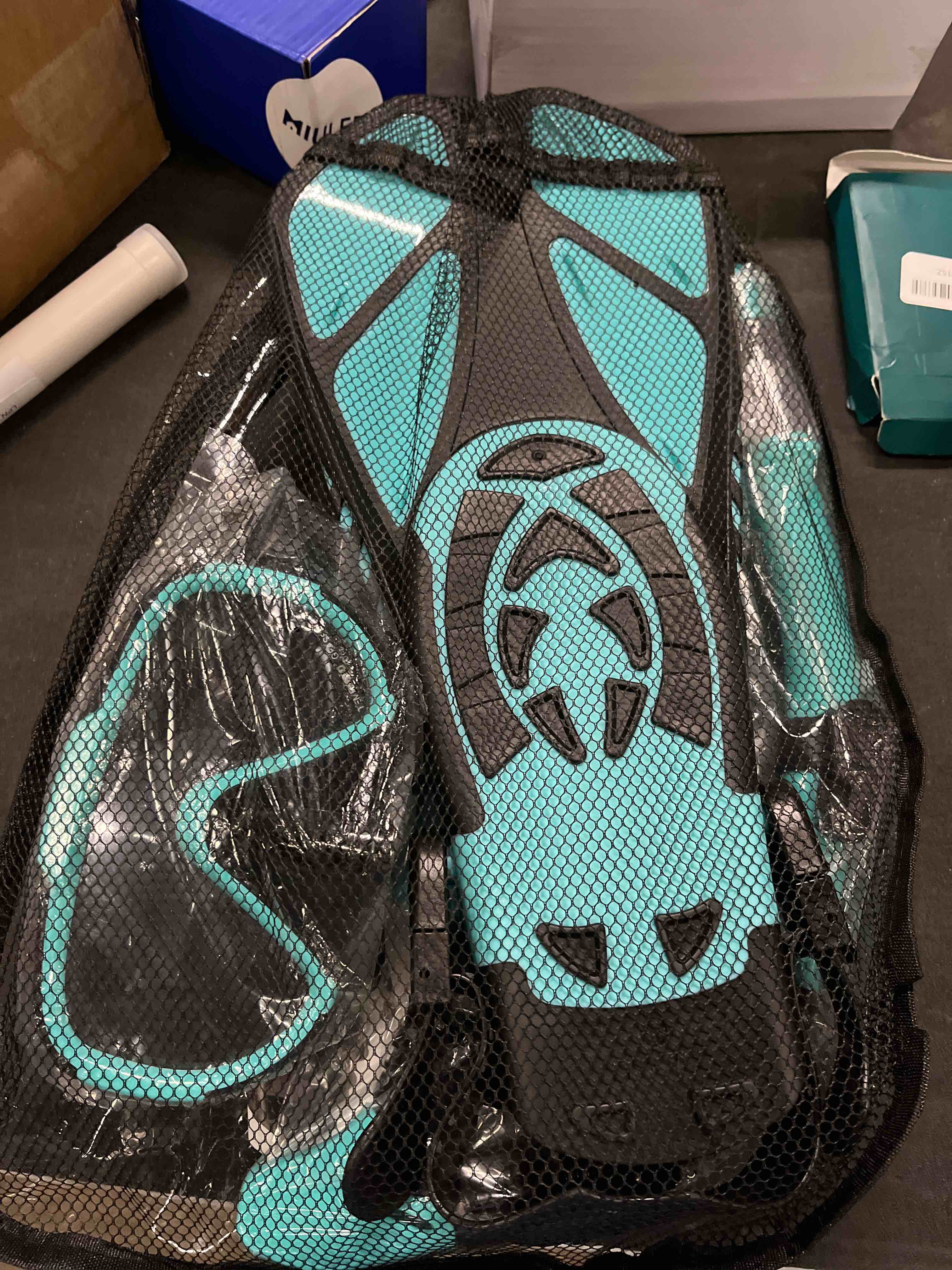 Condition photo showing Good Condition for snorkeling gear for adults men women,4 in 1 snorkel set with panoramic view diving mask anti-fog anti-leak,dry top snorkel,fins and travel bag for swimming,snorkeling and travel diving