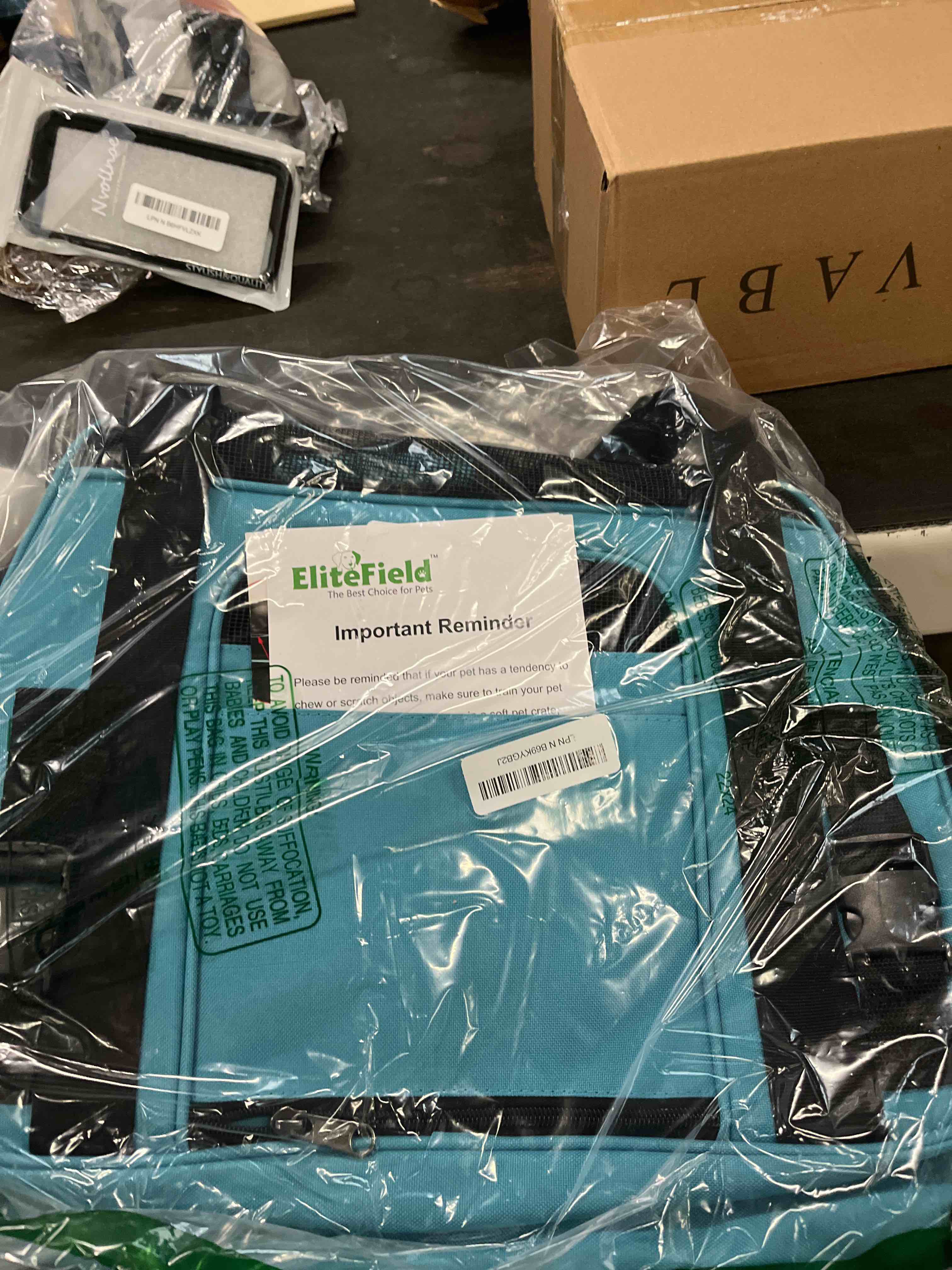 Condition photo showing Good Condition for elitefield soft sided pet carrier (3 year warranty, airline approved), multiple sizes and colors ava