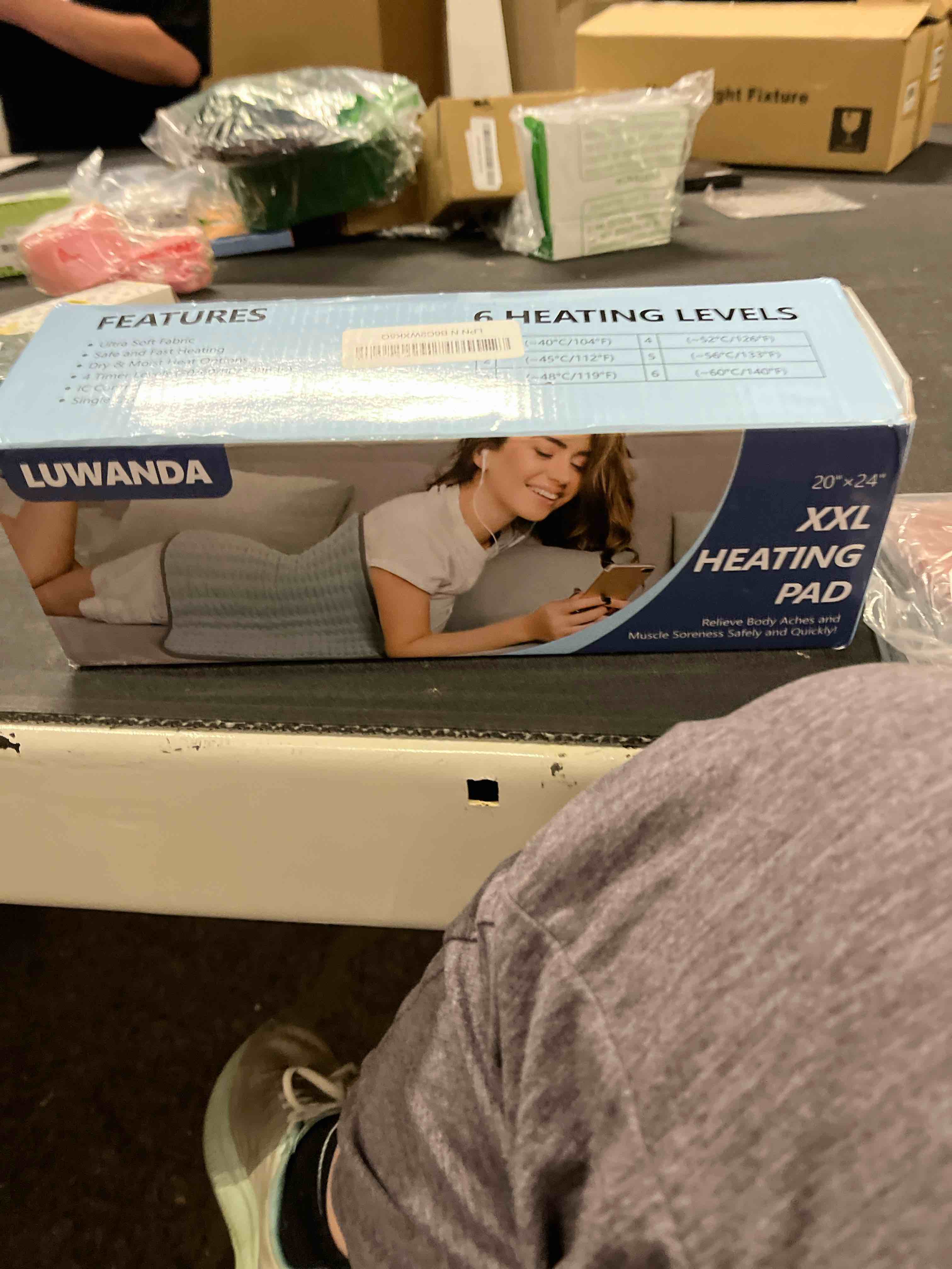 Condition photo showing Good Condition for xxl heating pad for back pain relief, large heating pads mothers day gifts for mom wife grandma dad husband birthday christmas, heat pad for women/period cramps/legs/shoulder/feet w/auto shut off 20"x24" sage green
