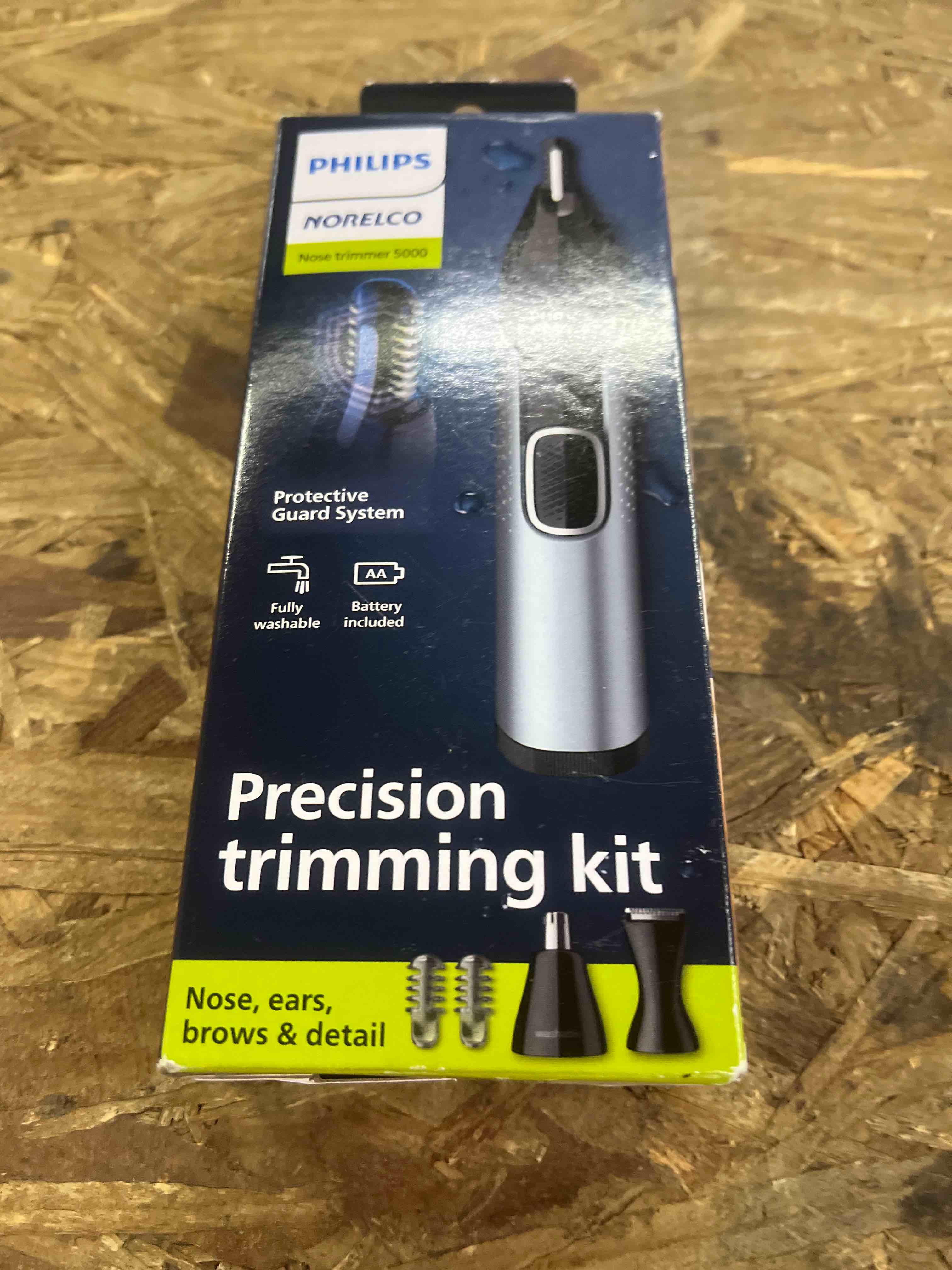 Condition photo showing Good Condition for norelco philips nose trimmer 5000 for nose, ears, eyebrows trimming kit, nt5600/62 black, silver 7.9 inch (pack of 1)