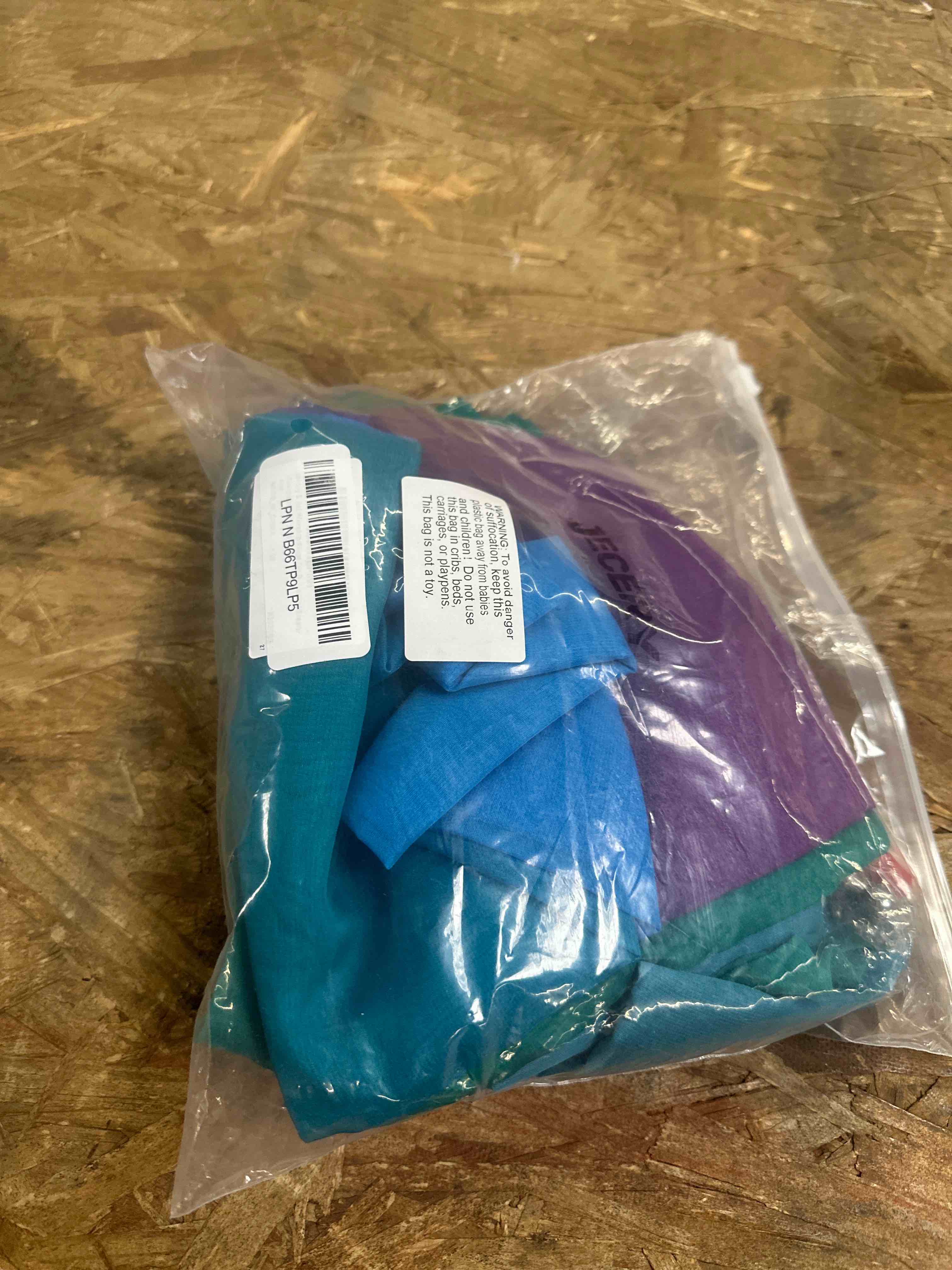 Condition photo showing Good Condition for jecery 2 set worship flags for dance church praise dance worship flags with scalable rod angel wing banner with sticks ministry streamer banner for performance(green-blue-purple,55'' x 78) green-blue-purple 55'' x 78"