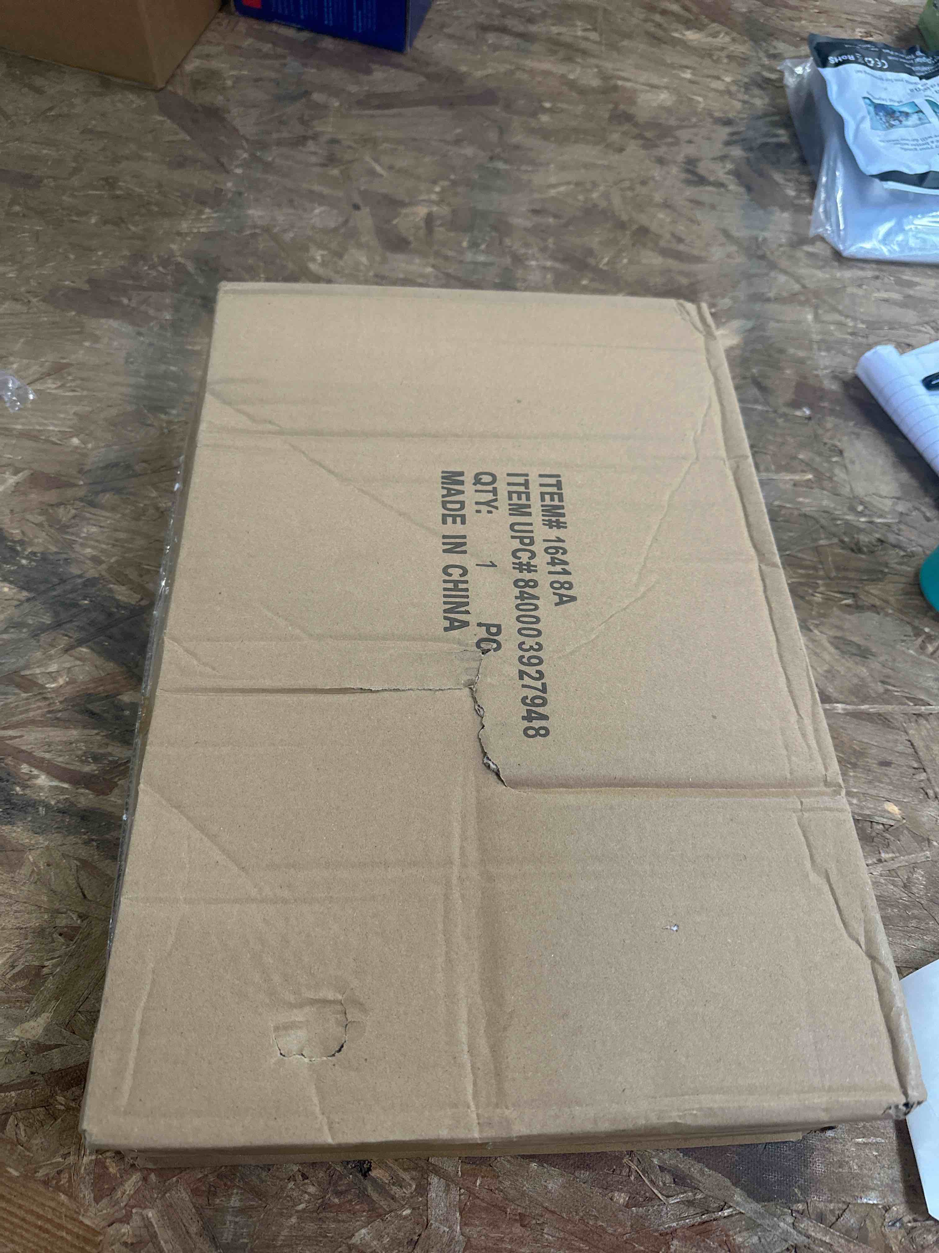 Condition photo showing Good Condition for 9 inch yellow and black resin bumblebee arrow replacement