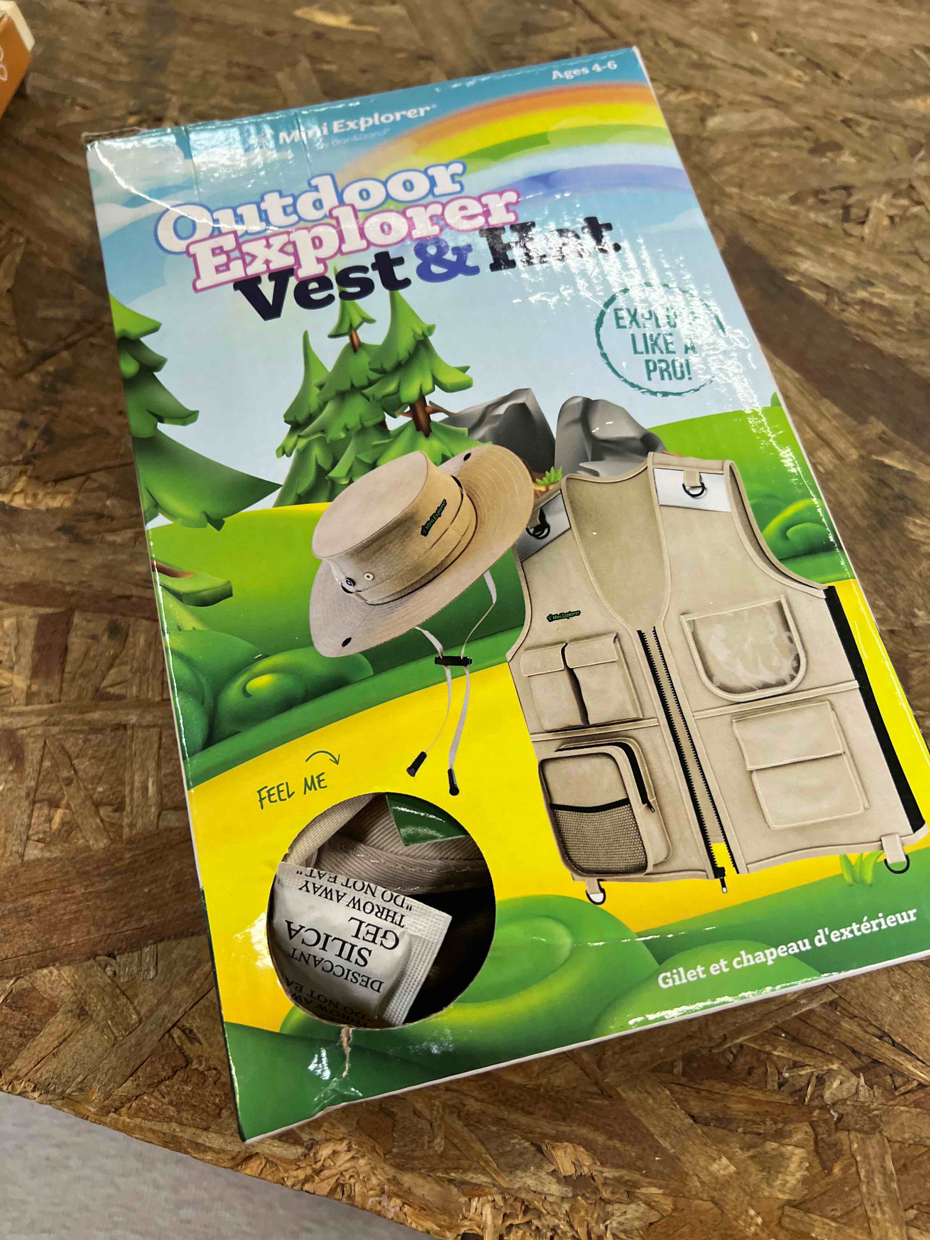 Condition photo showing Good Condition for kids explorer vest and hat costume - backyard safari cargo vest kid outdoor activity - gifts for young kids, boys and girls ages 3-6