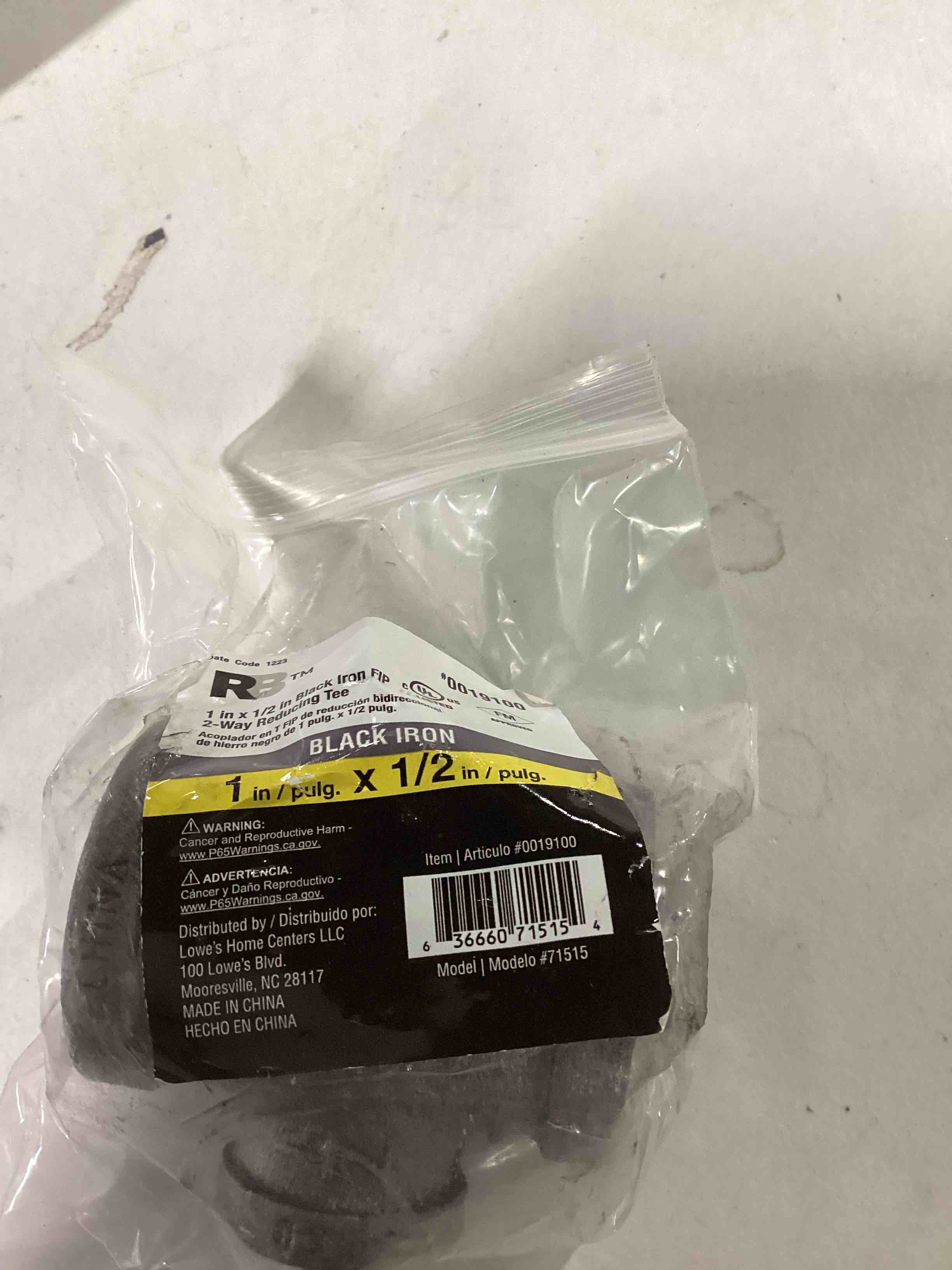 Mueller Proline 1-in x 1/2 Black Iron Tee Fitting