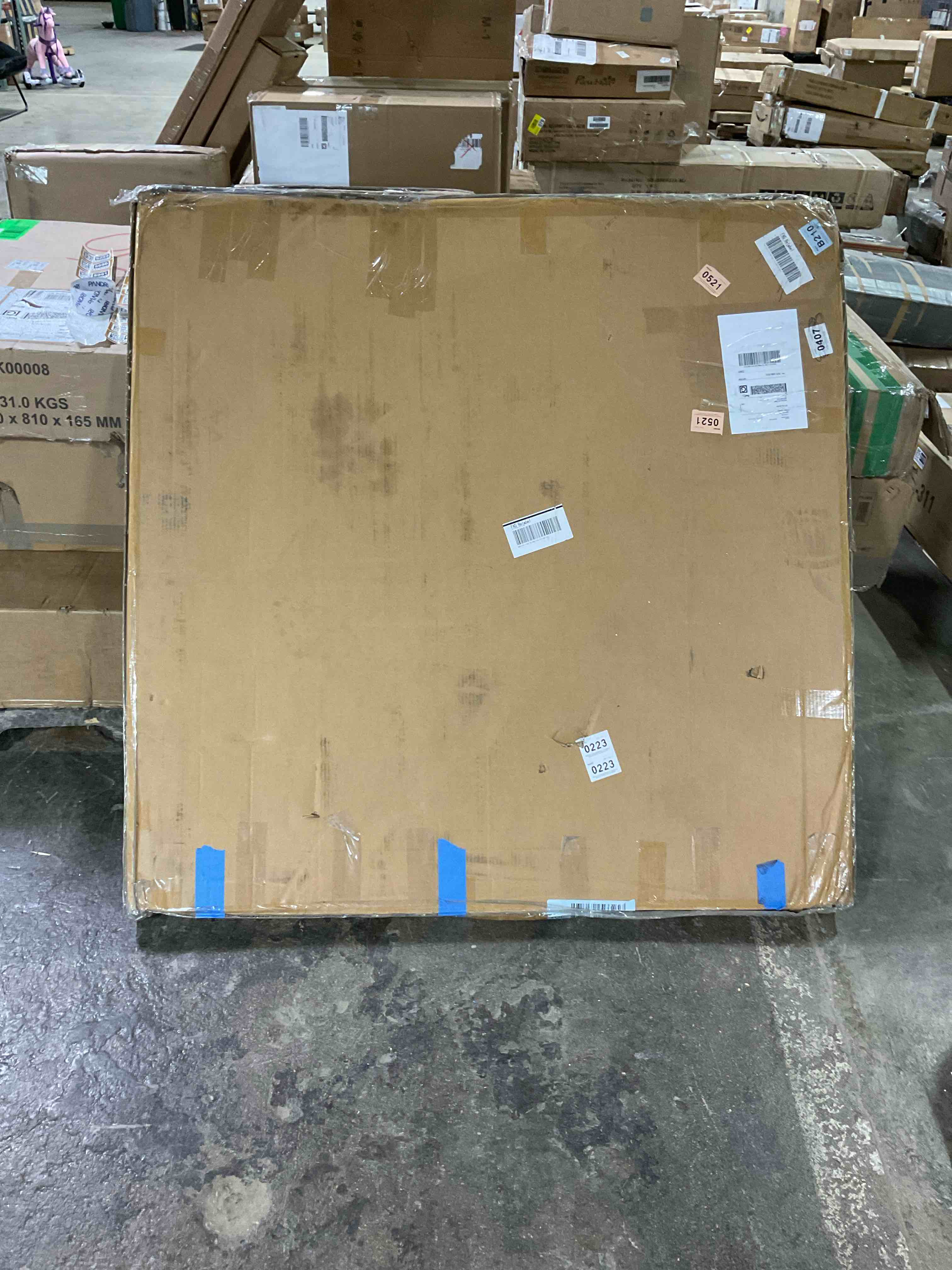 Condition photo showing Good Condition for benvinda pedestal table top
