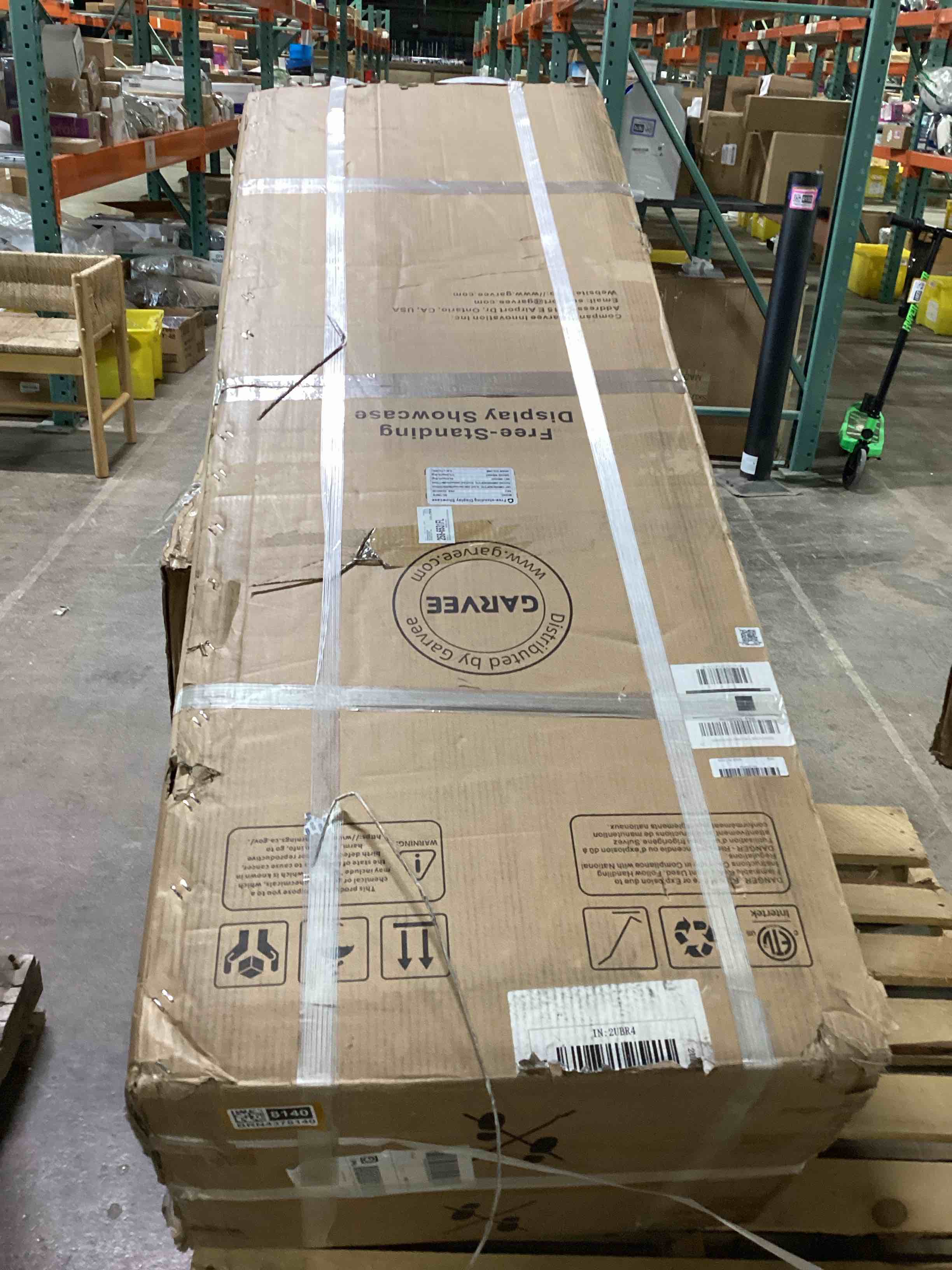 Garvee free-standing display showcase