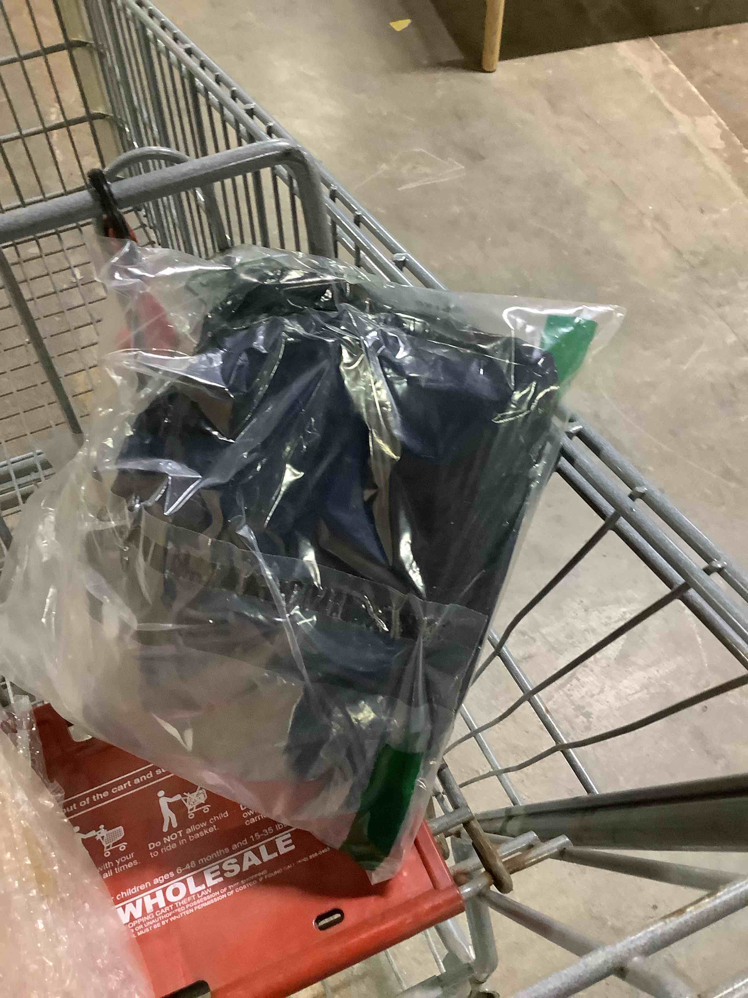 Condition photo showing Good Condition for black balloons