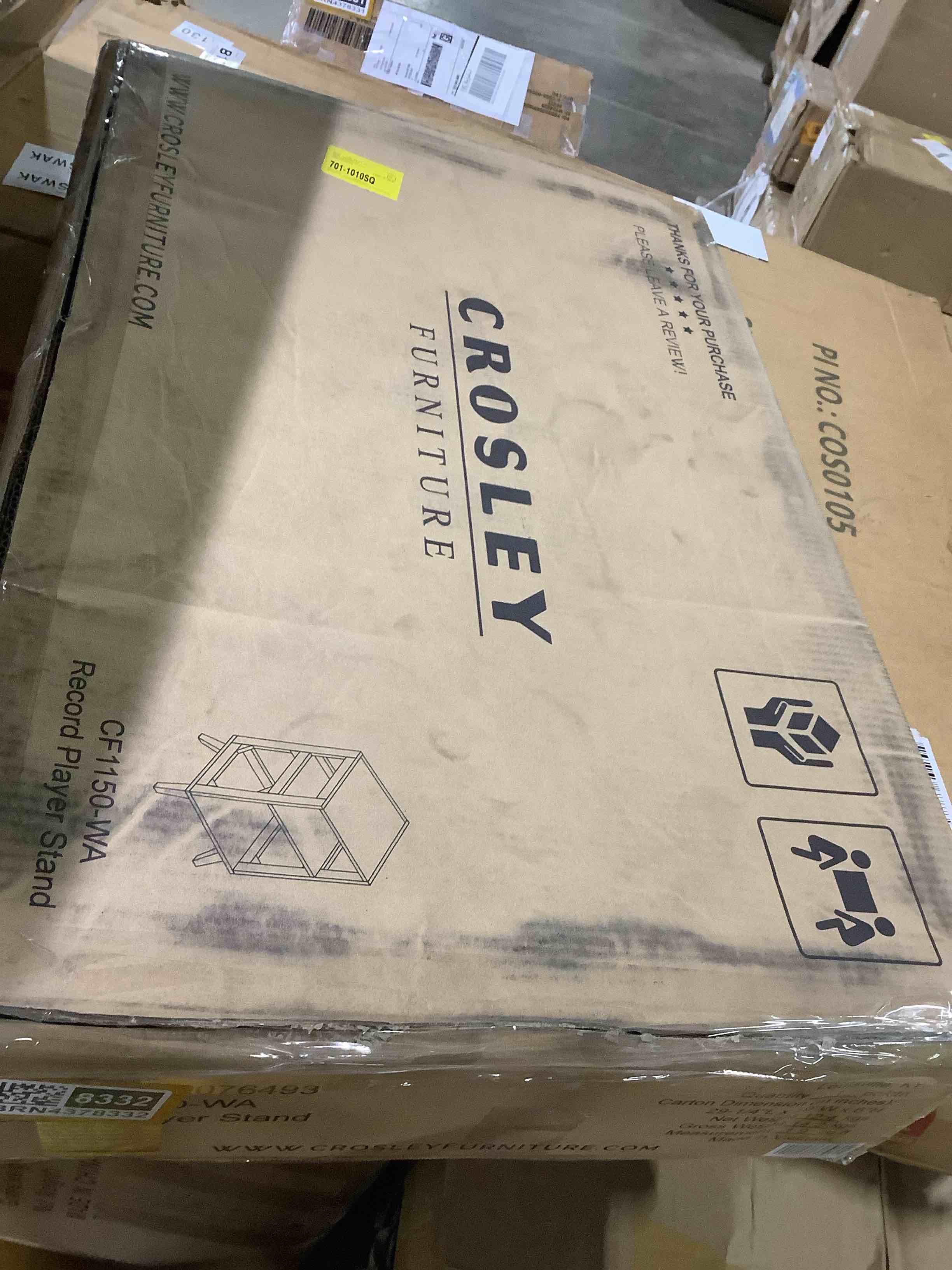 Condition photo showing Good Condition for dark stained wood record player stand 