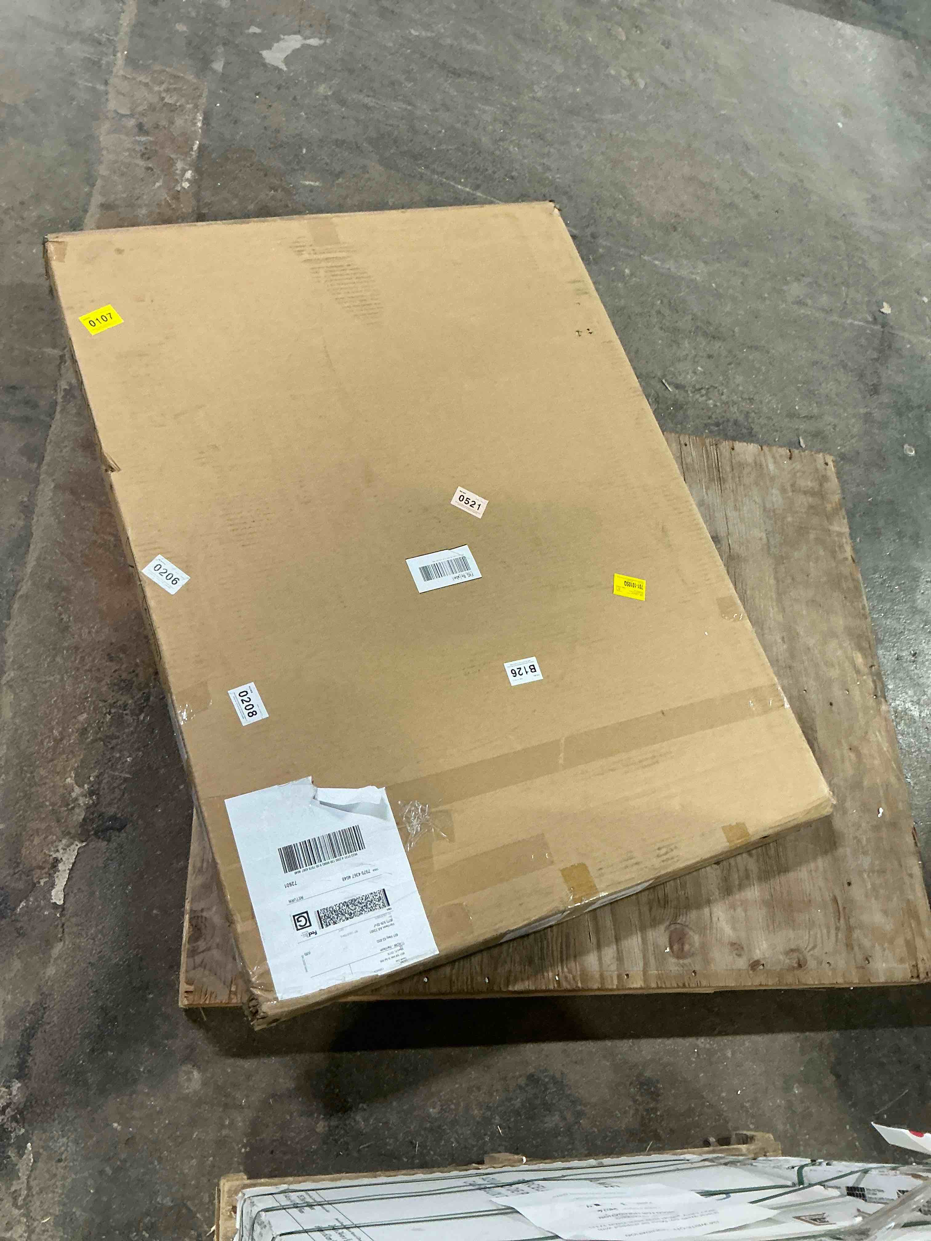 Condition photo showing Good Condition for 47.26\u0027\u0027 Cloud Shape Coffee Table, Brown Wood Coffee Table with 4 Cylindrical Legs