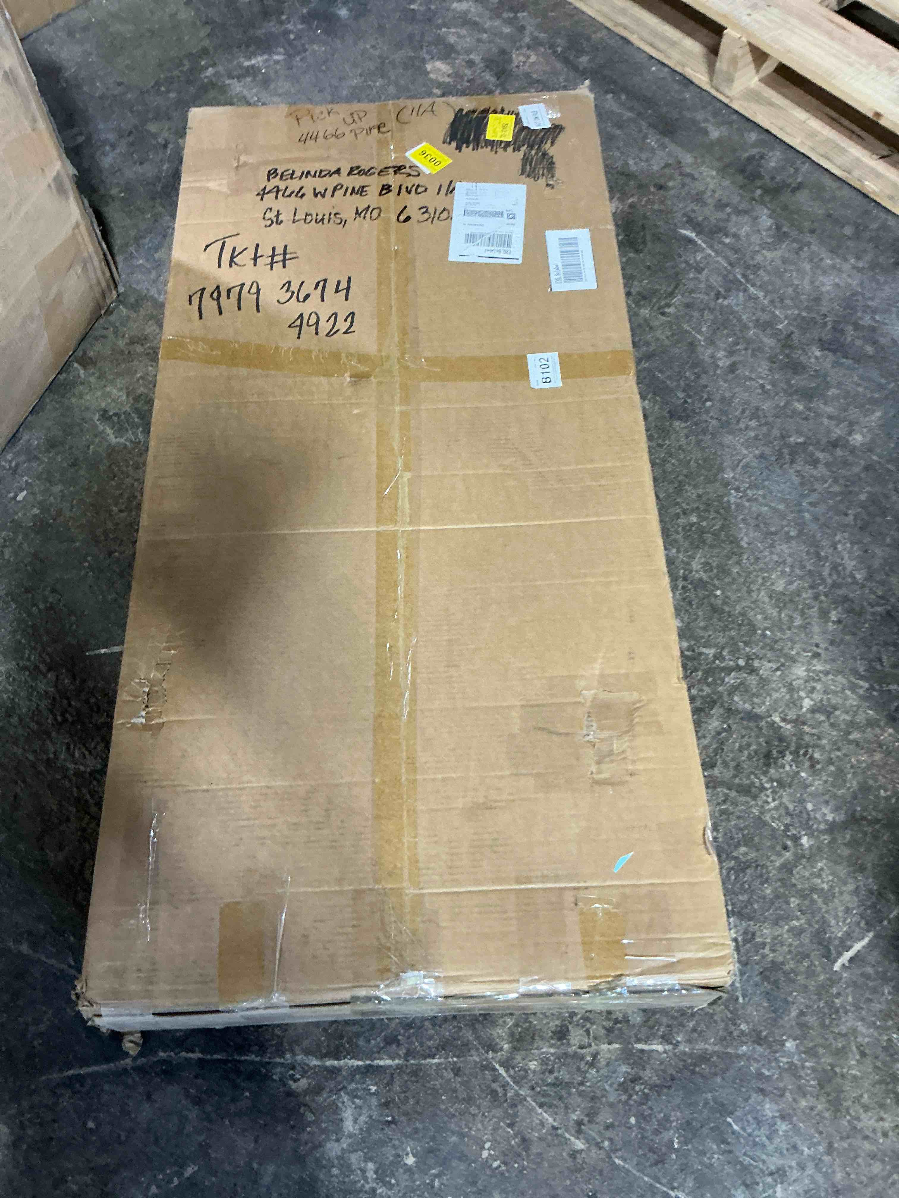 Condition photo showing Good Condition for Latwon Wooden Desk