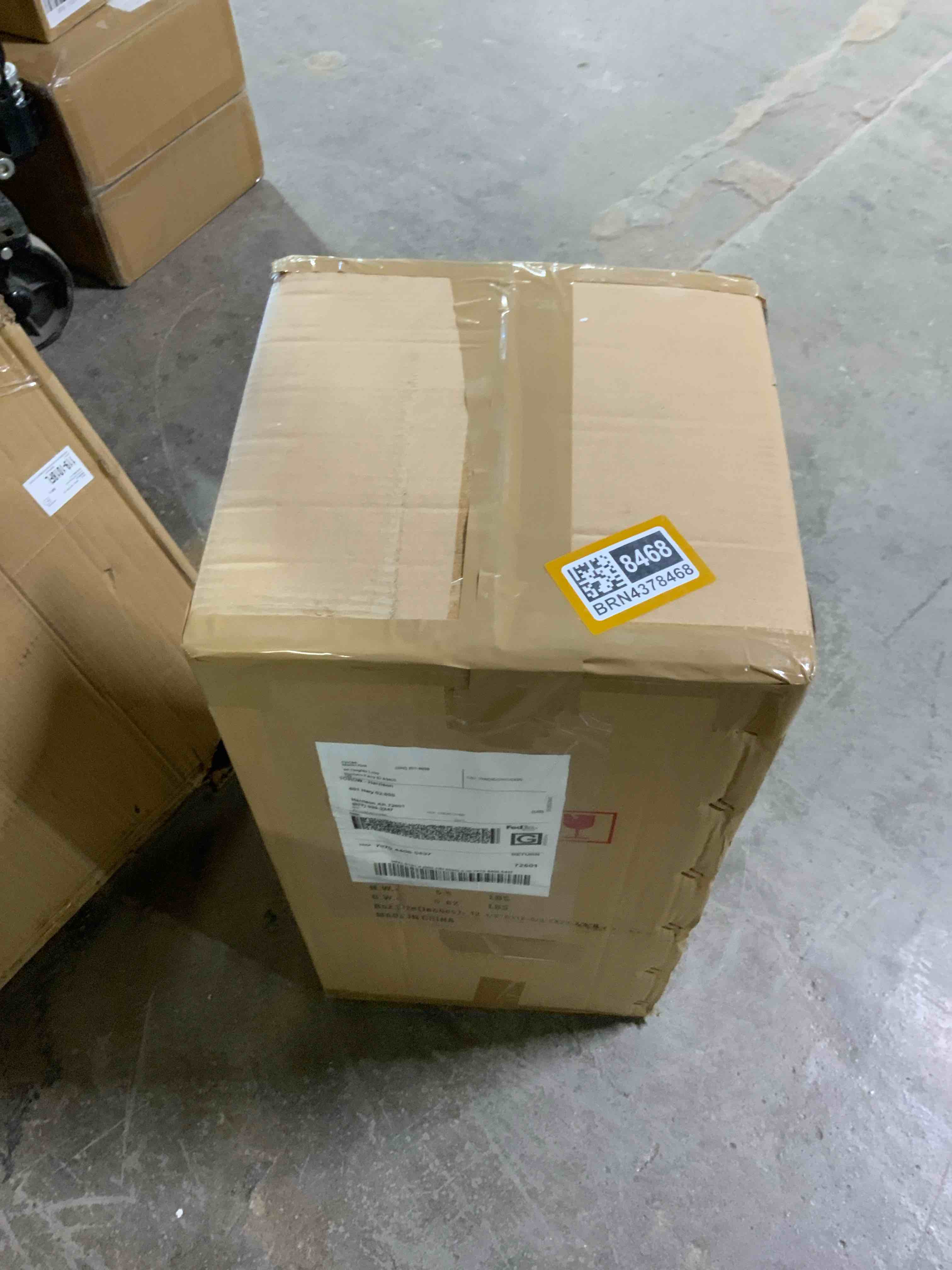 Condition photo showing Good Condition for shahan 3-light outdoor hanging lantern