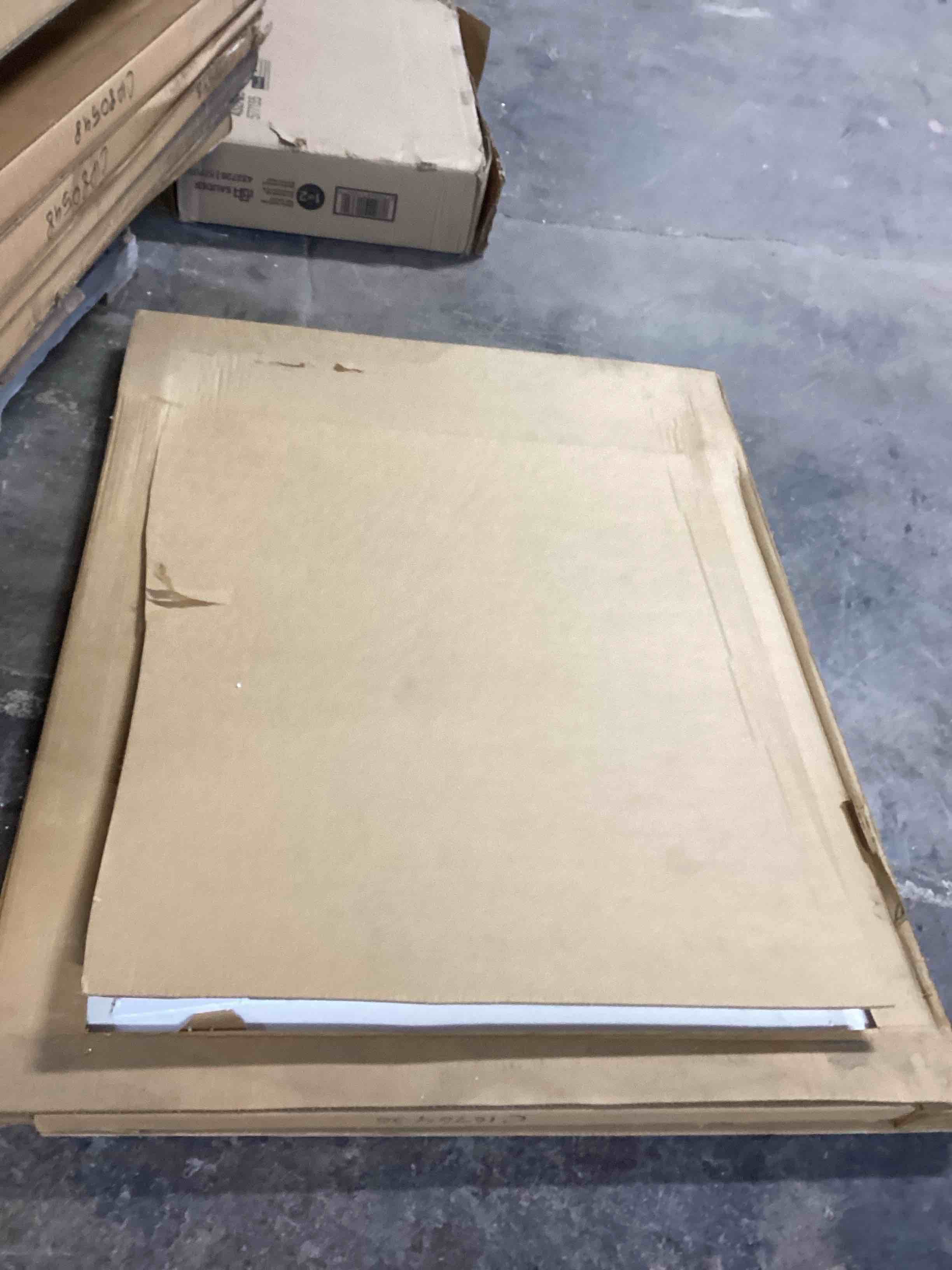 Condition photo showing Good Condition for Glass Dry Erase Board