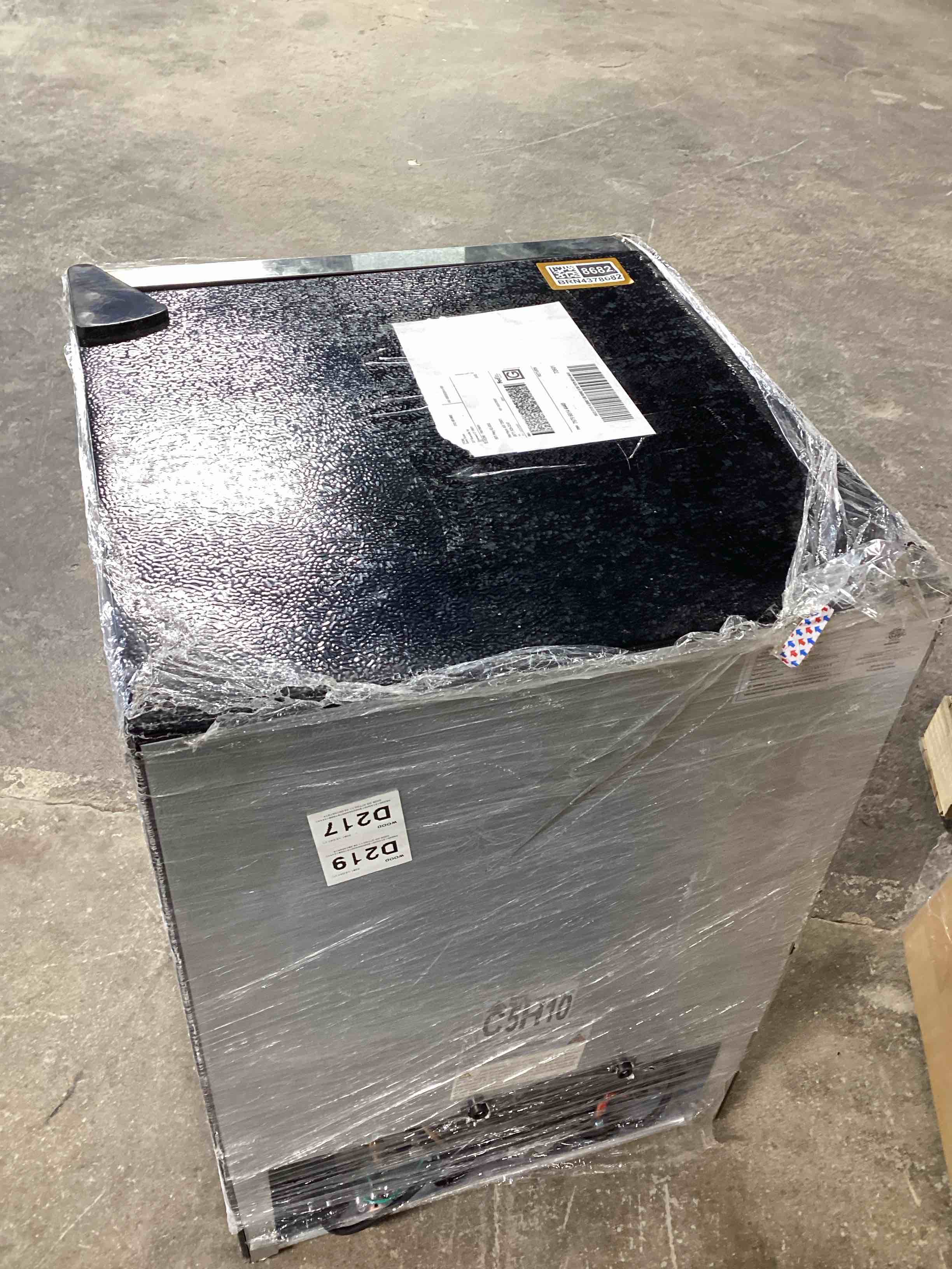 Condition photo showing Good Condition for Simzlife 145 Cans 4.5 Cubic Feet Freestanding Beverage Refrigerator with Glass Door