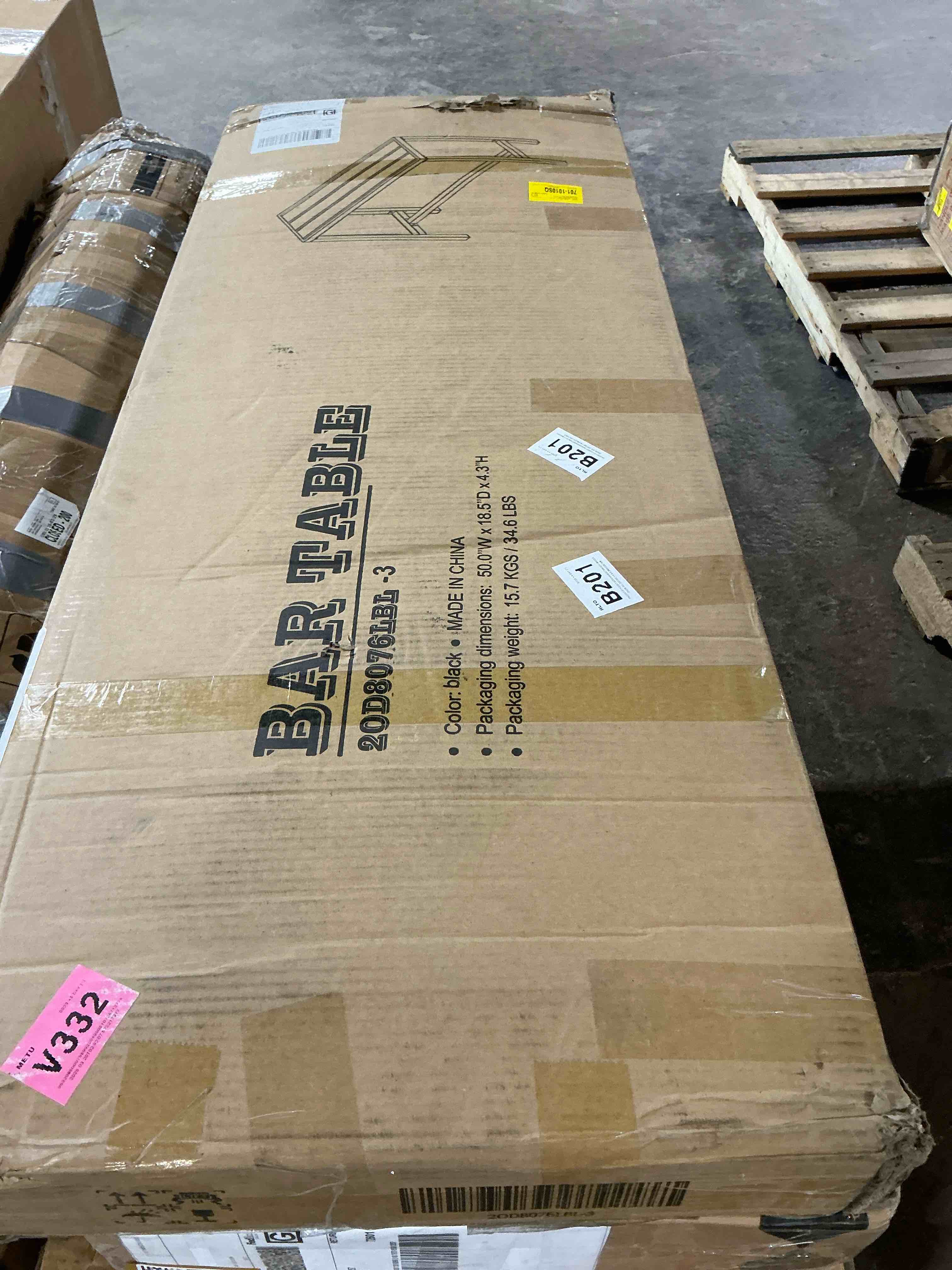 Condition photo showing Good Condition for counter height 36.97'' iron bar table