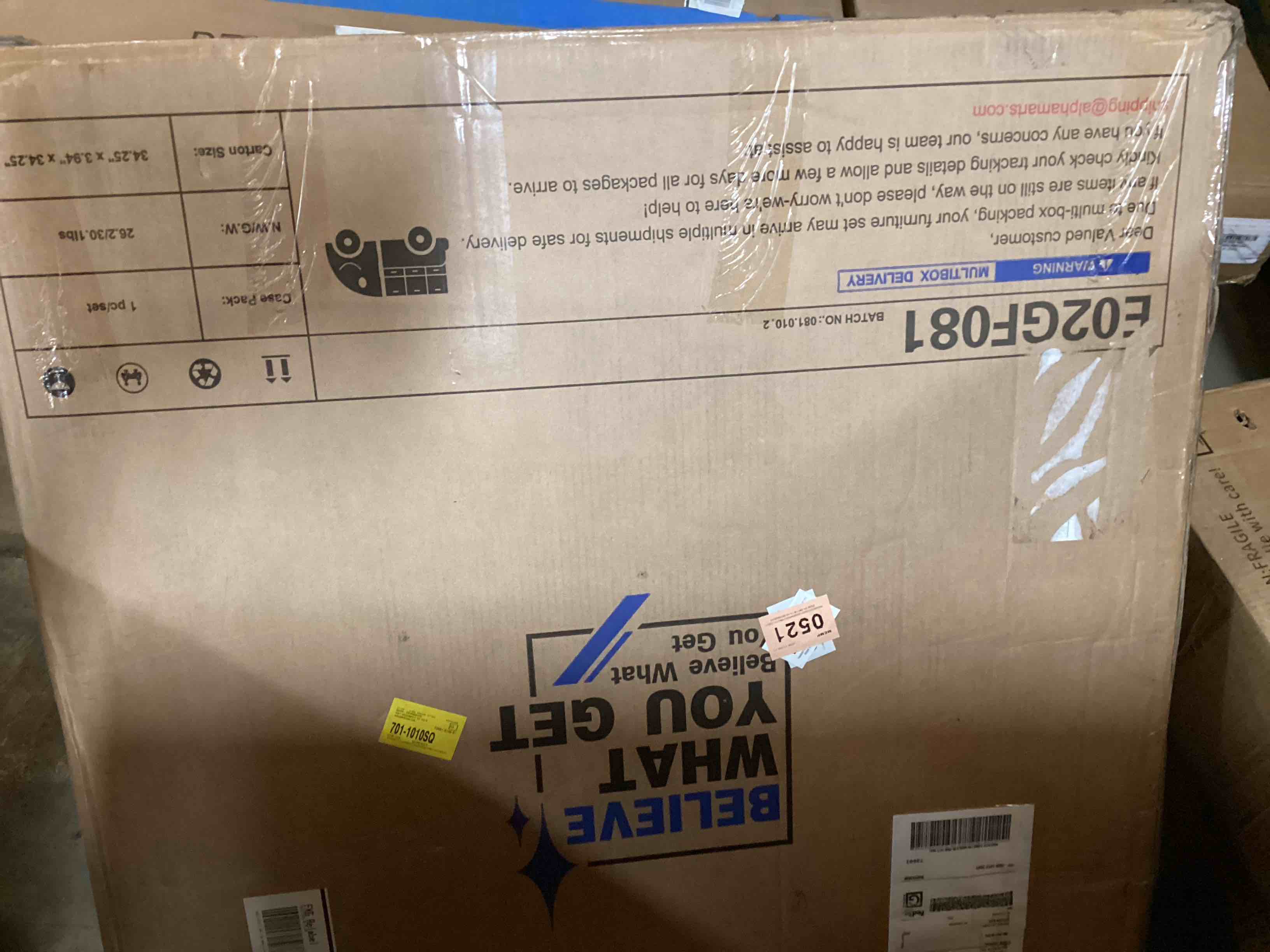 Condition photo showing Good Condition for arev patio square bar height table