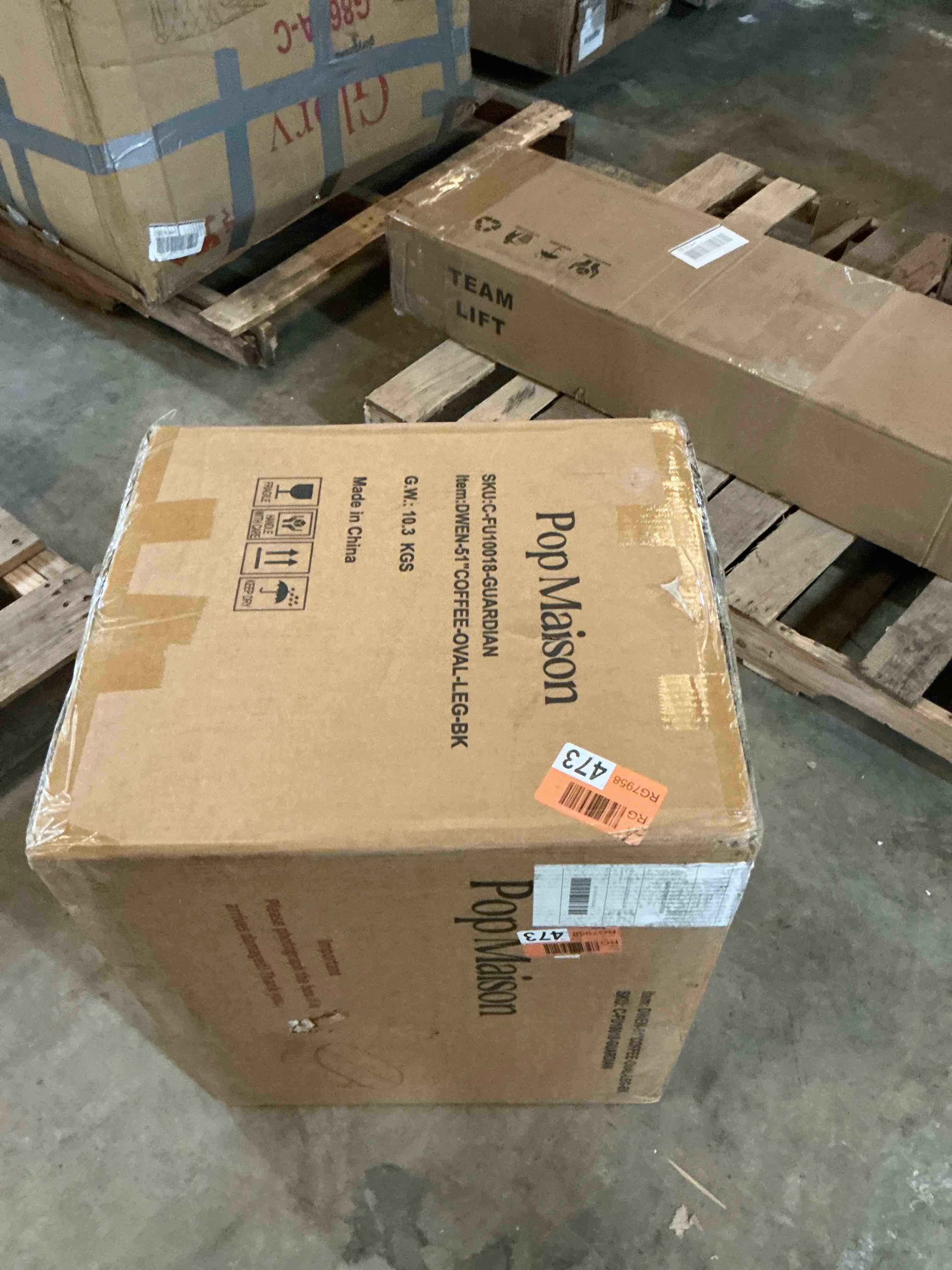 Condition photo showing Good Condition for dwen 51" black large oval coffee table