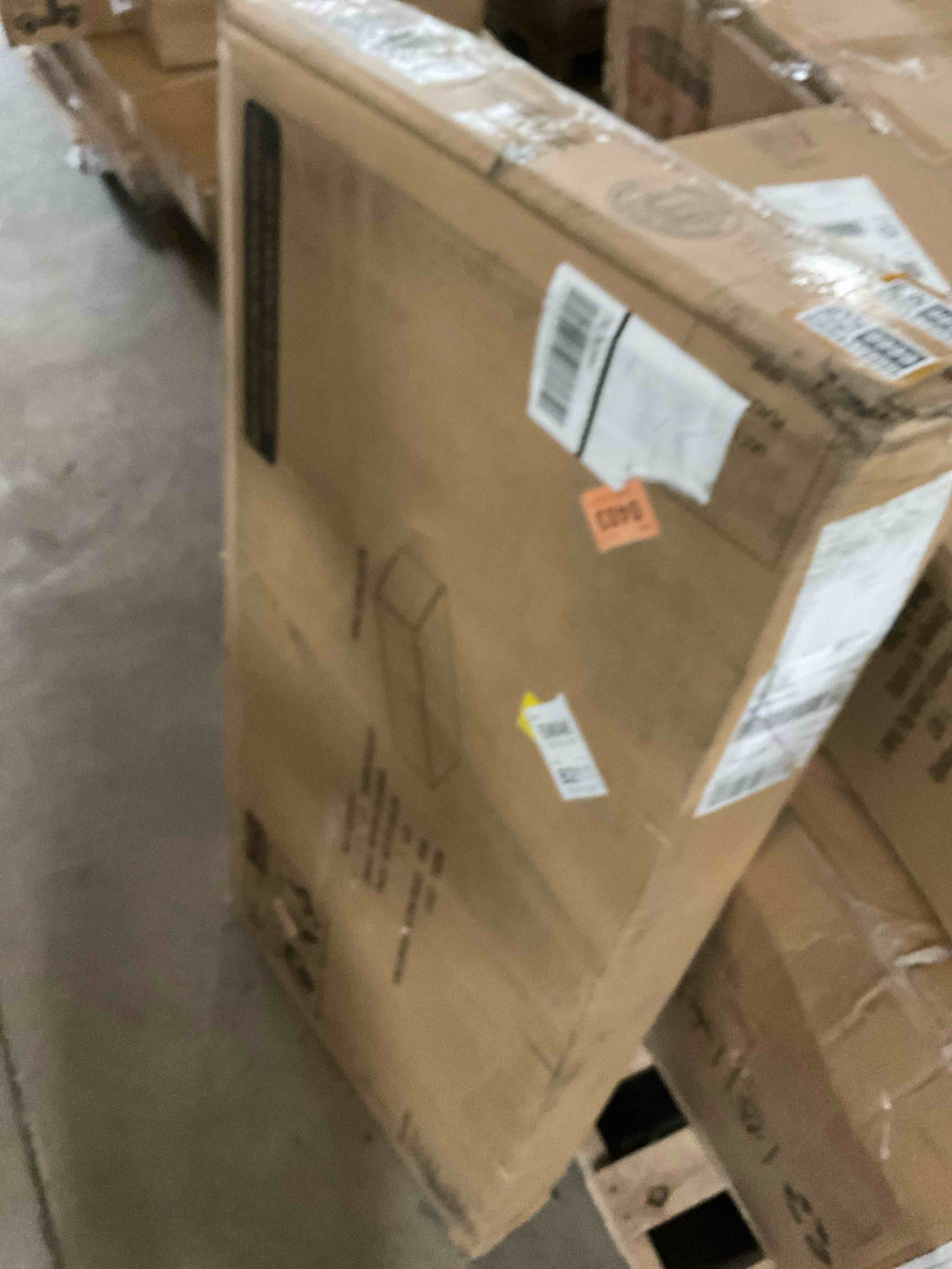 Condition photo showing Good Condition for paxton coffee table