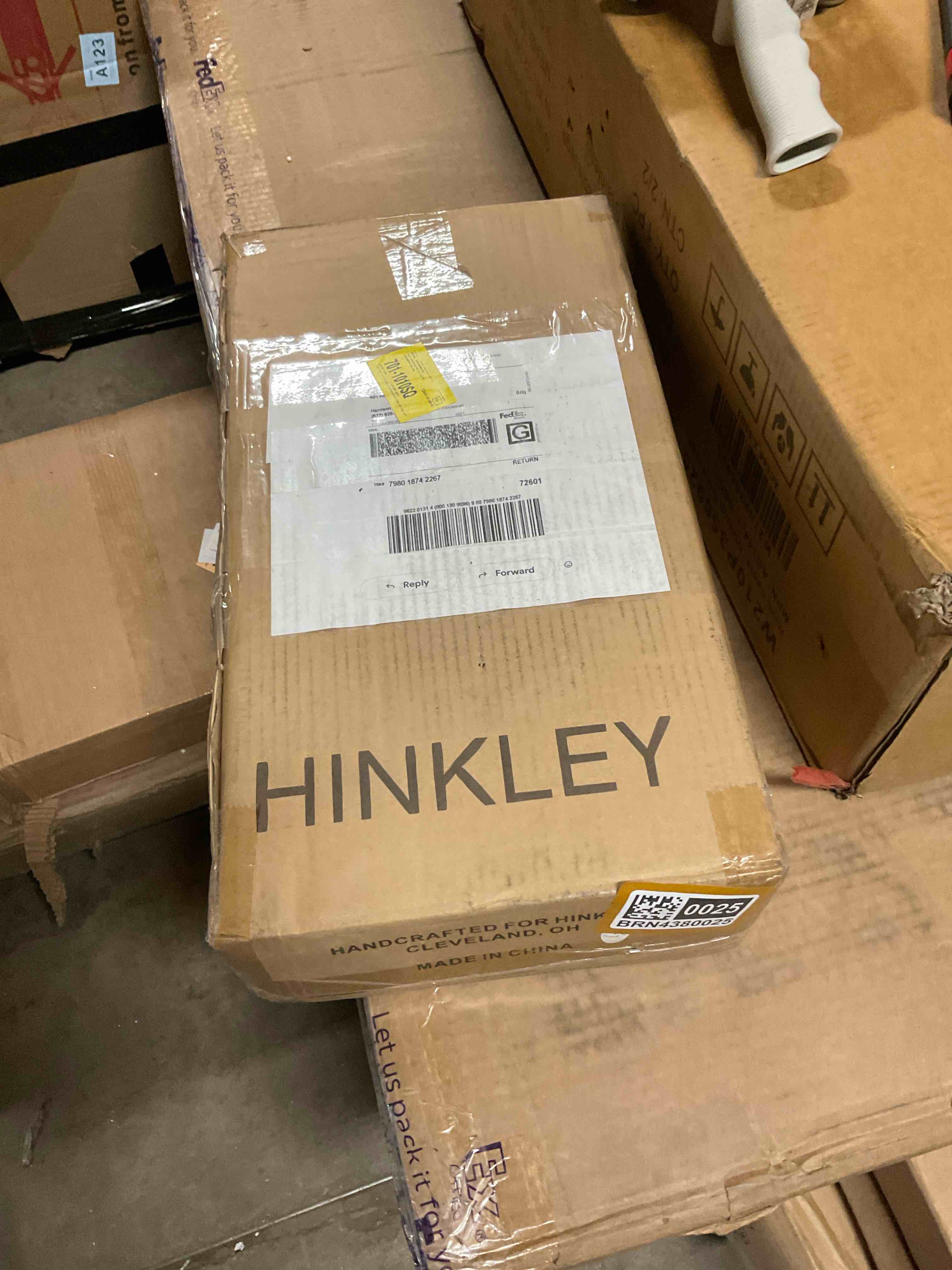 Condition photo showing Good Condition for hinkley floor lamp