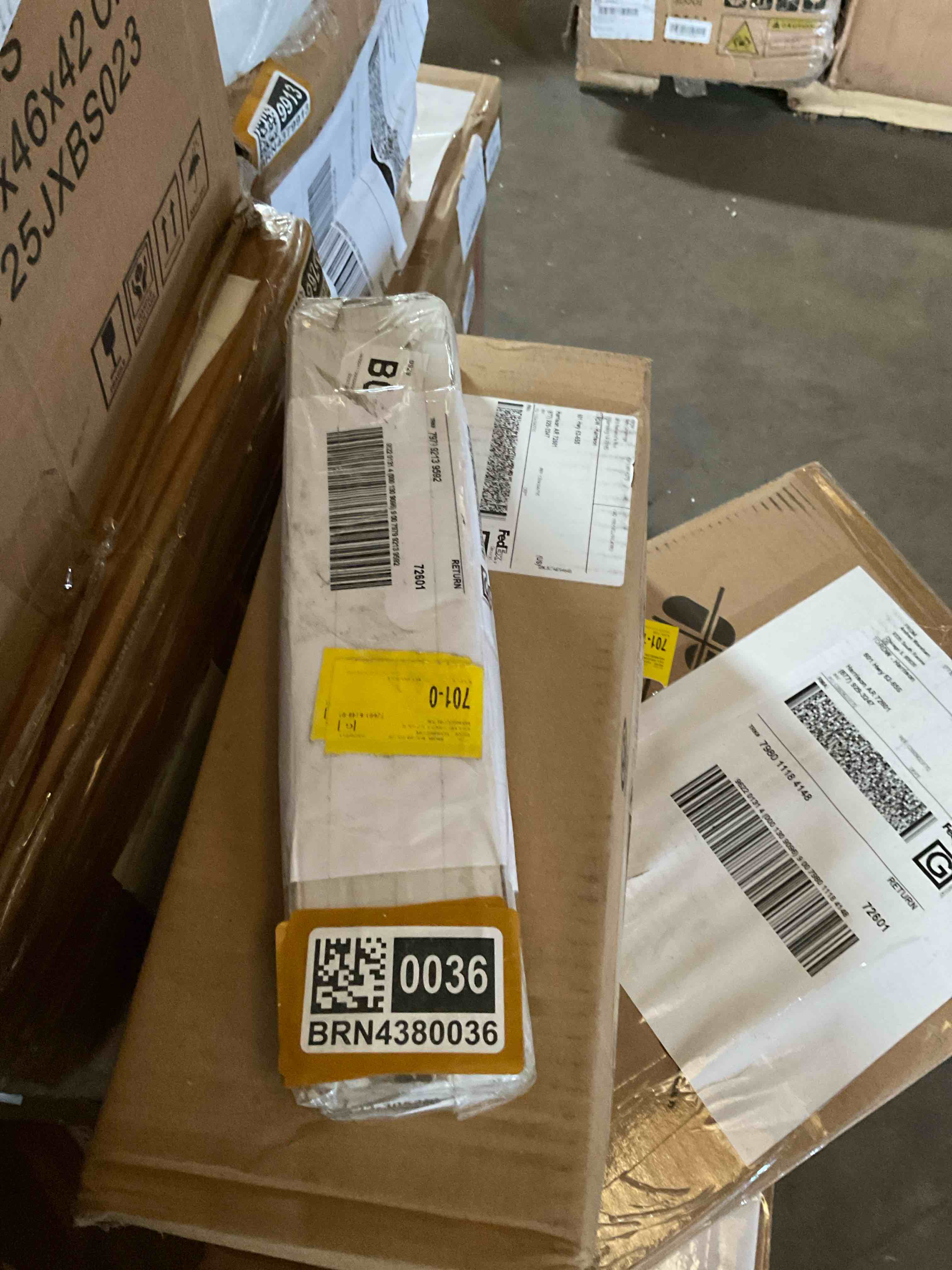 https://s3.amazonaws.com/lotting-images-prod/RustDustWanderlust/BRN4380036_1776191330881.jpeg