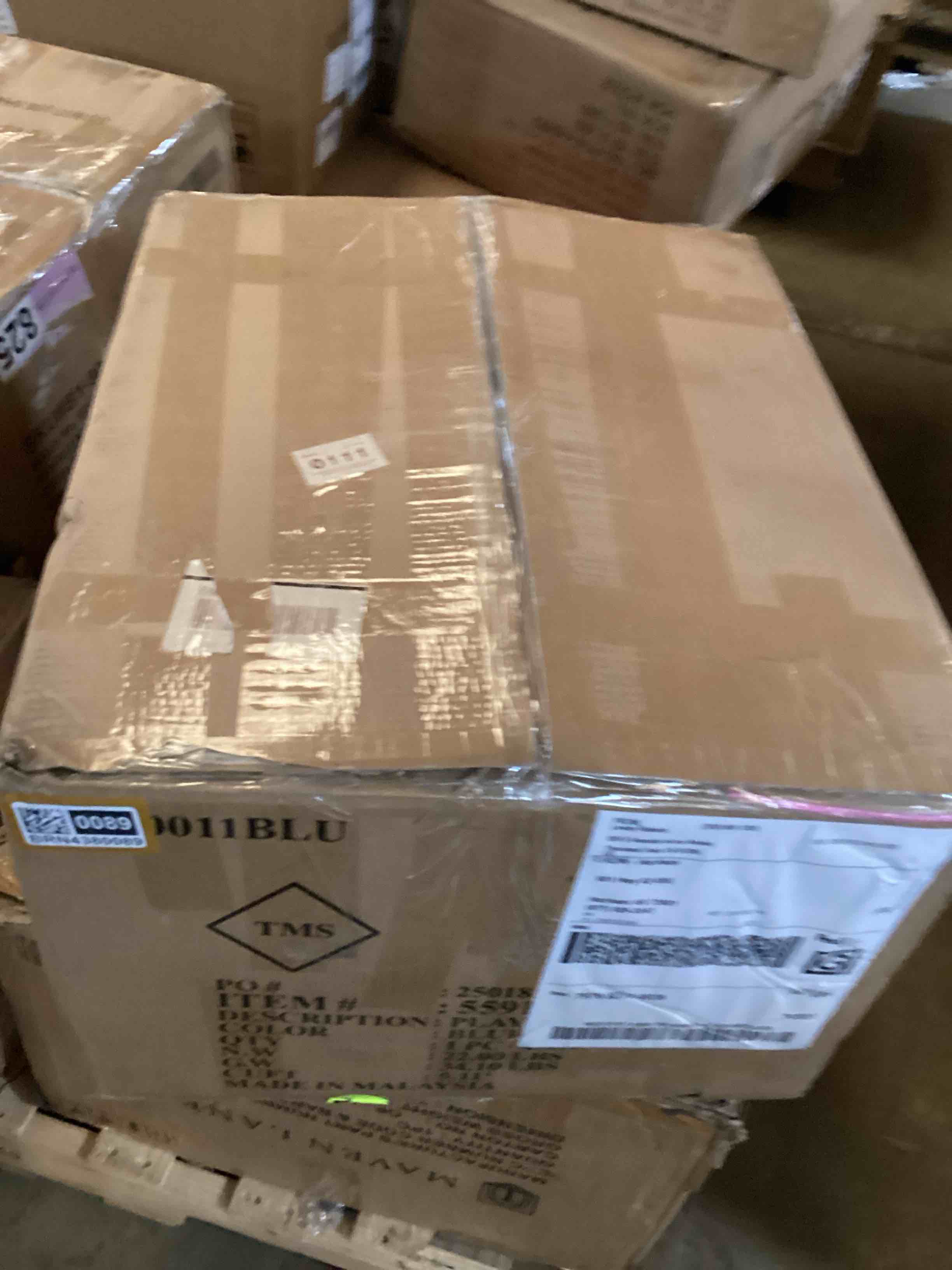 Condition photo showing Good Condition for ebbe 21.25" wide tufted slipper chair