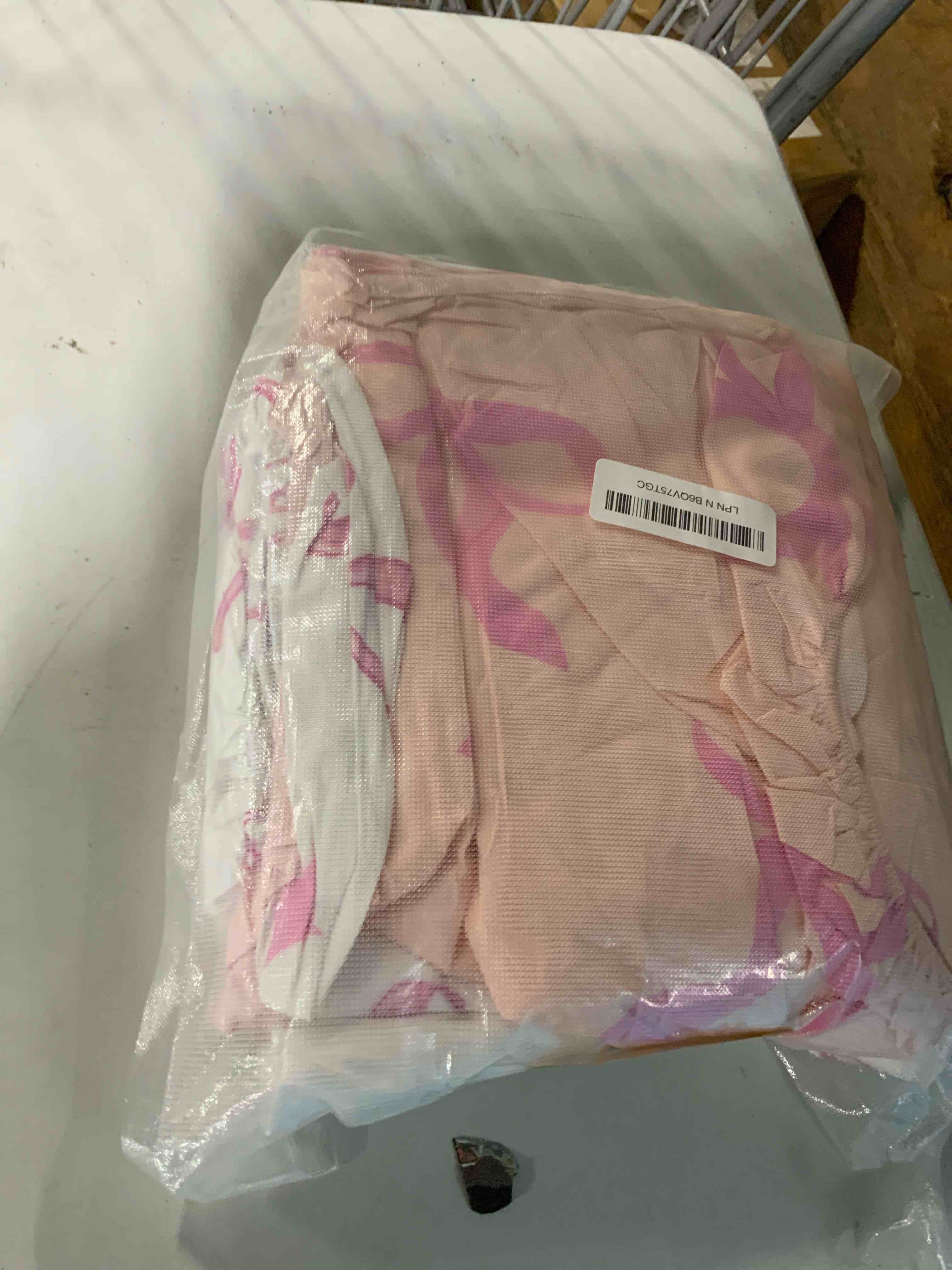 Condition photo showing Good Condition for croblissful 4 pack coquette pink bedding for standard mattress gift set