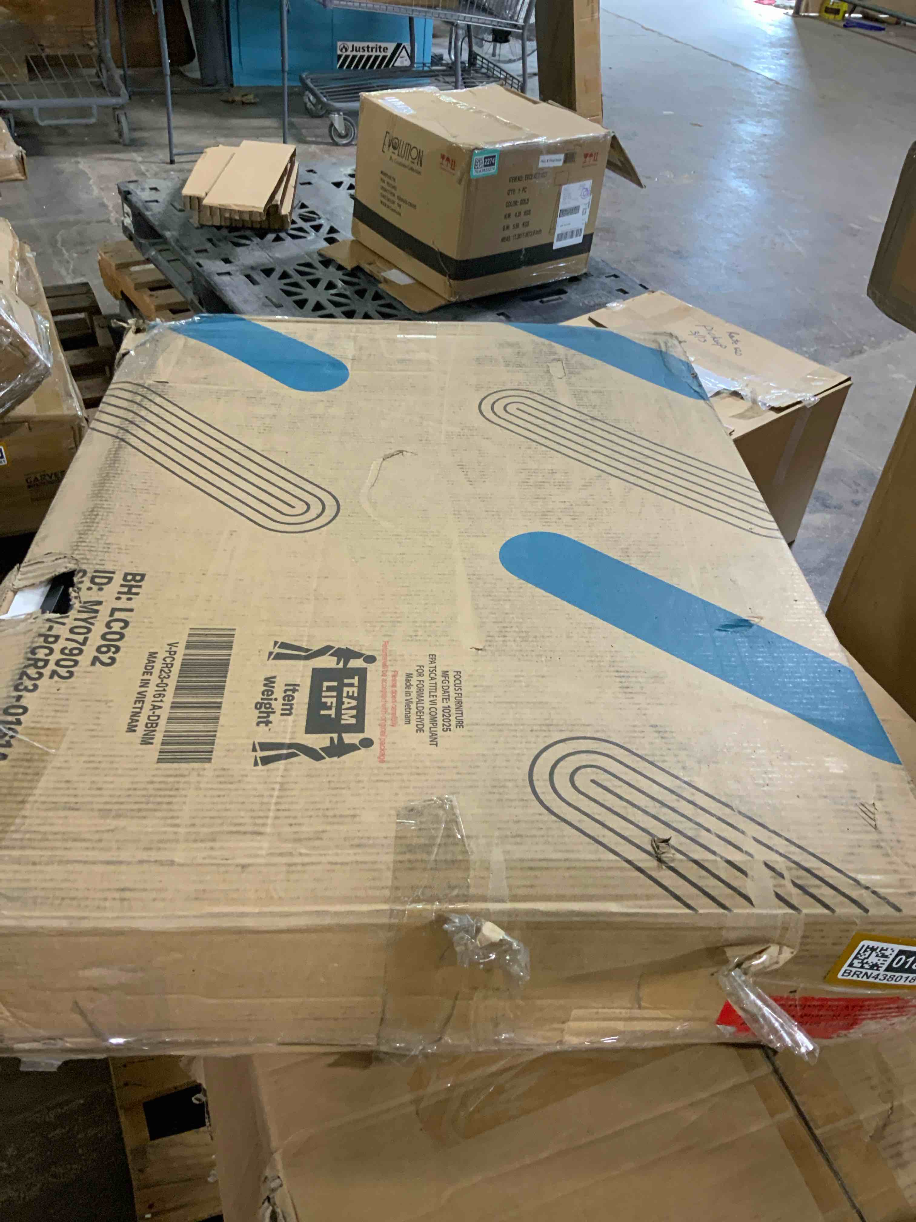 Condition photo showing Good Condition for dog crate