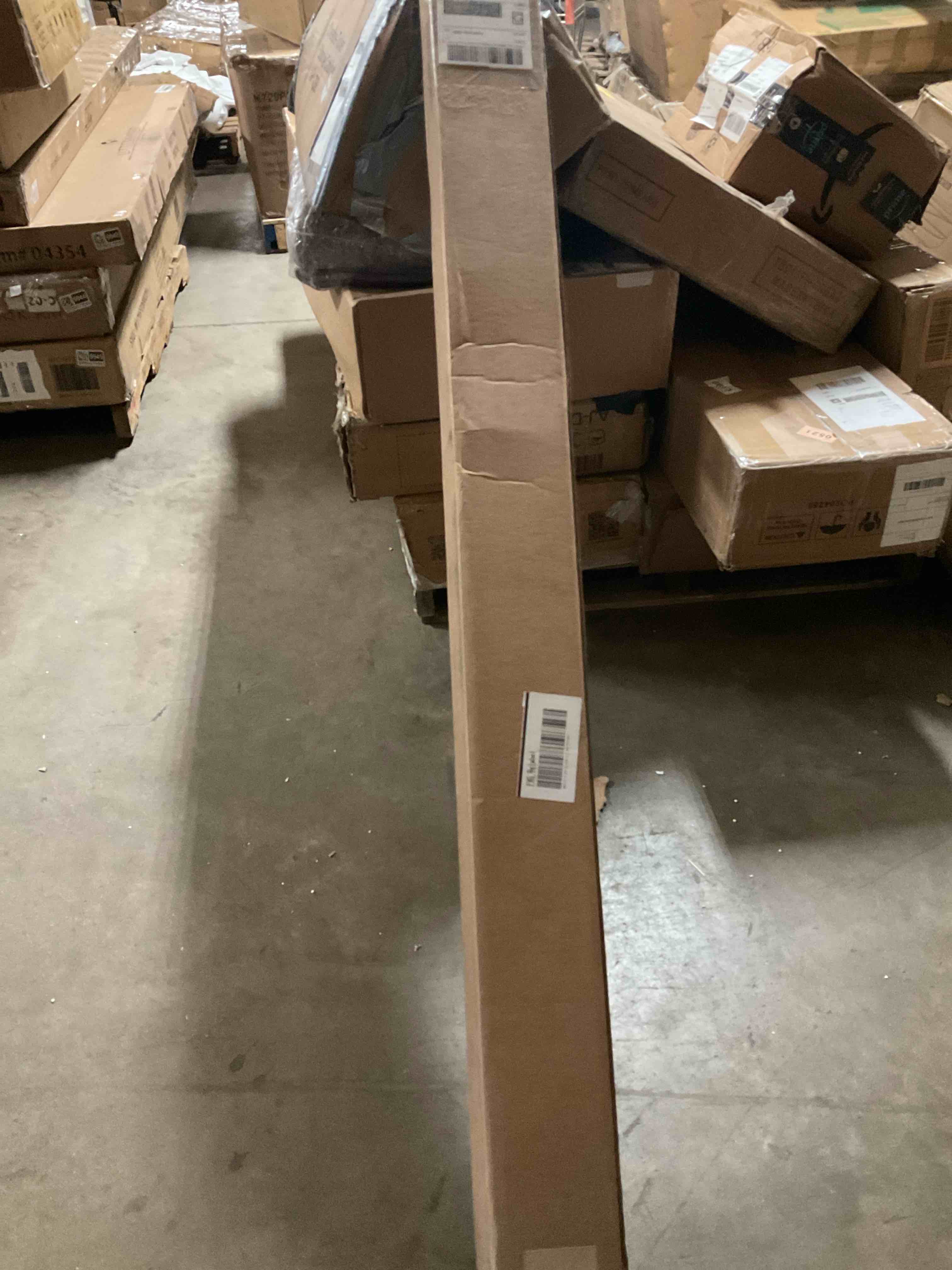 Condition photo showing Good Condition for infinity picture frame