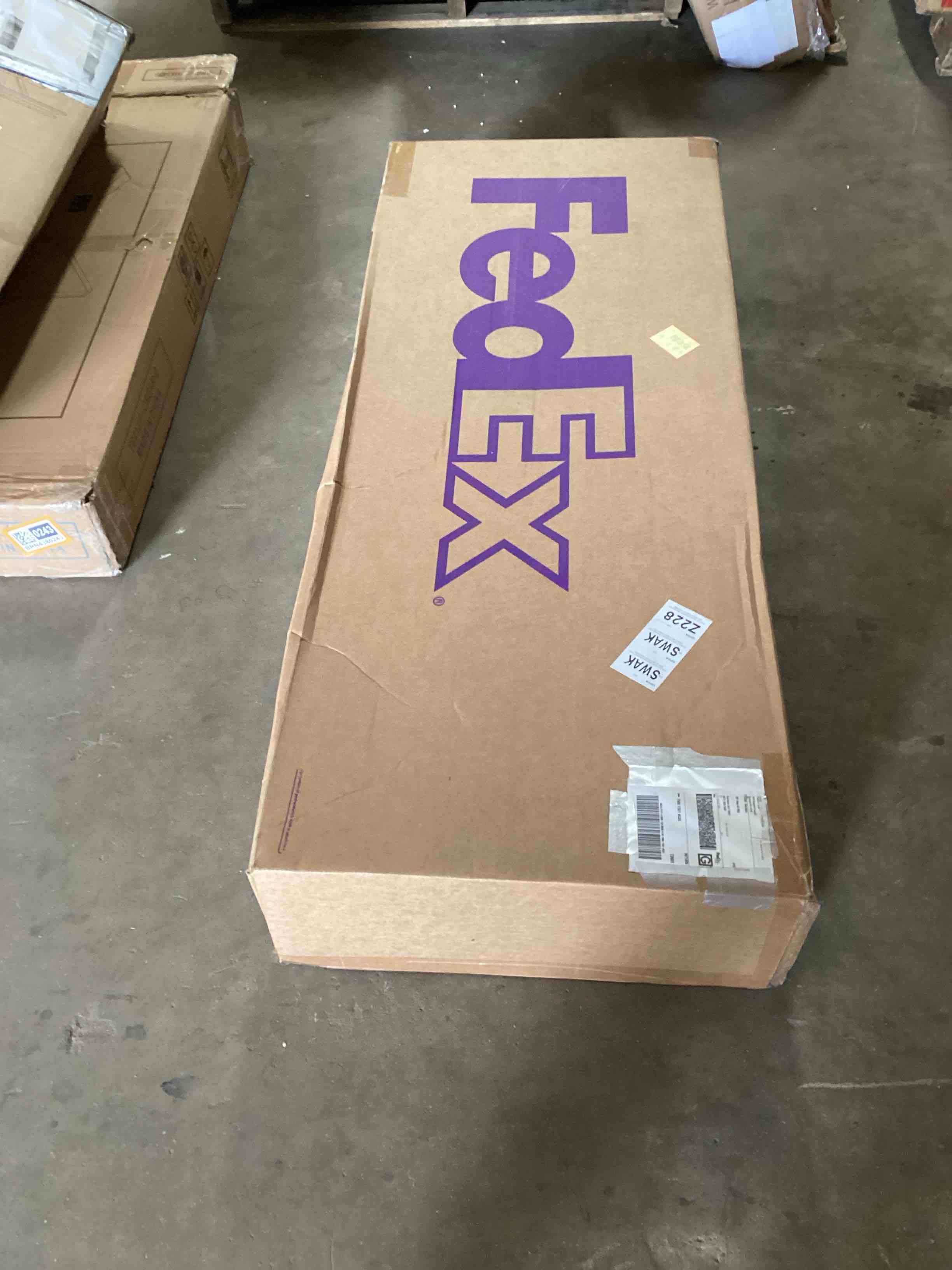 Condition photo showing Good Condition for metal tv stand