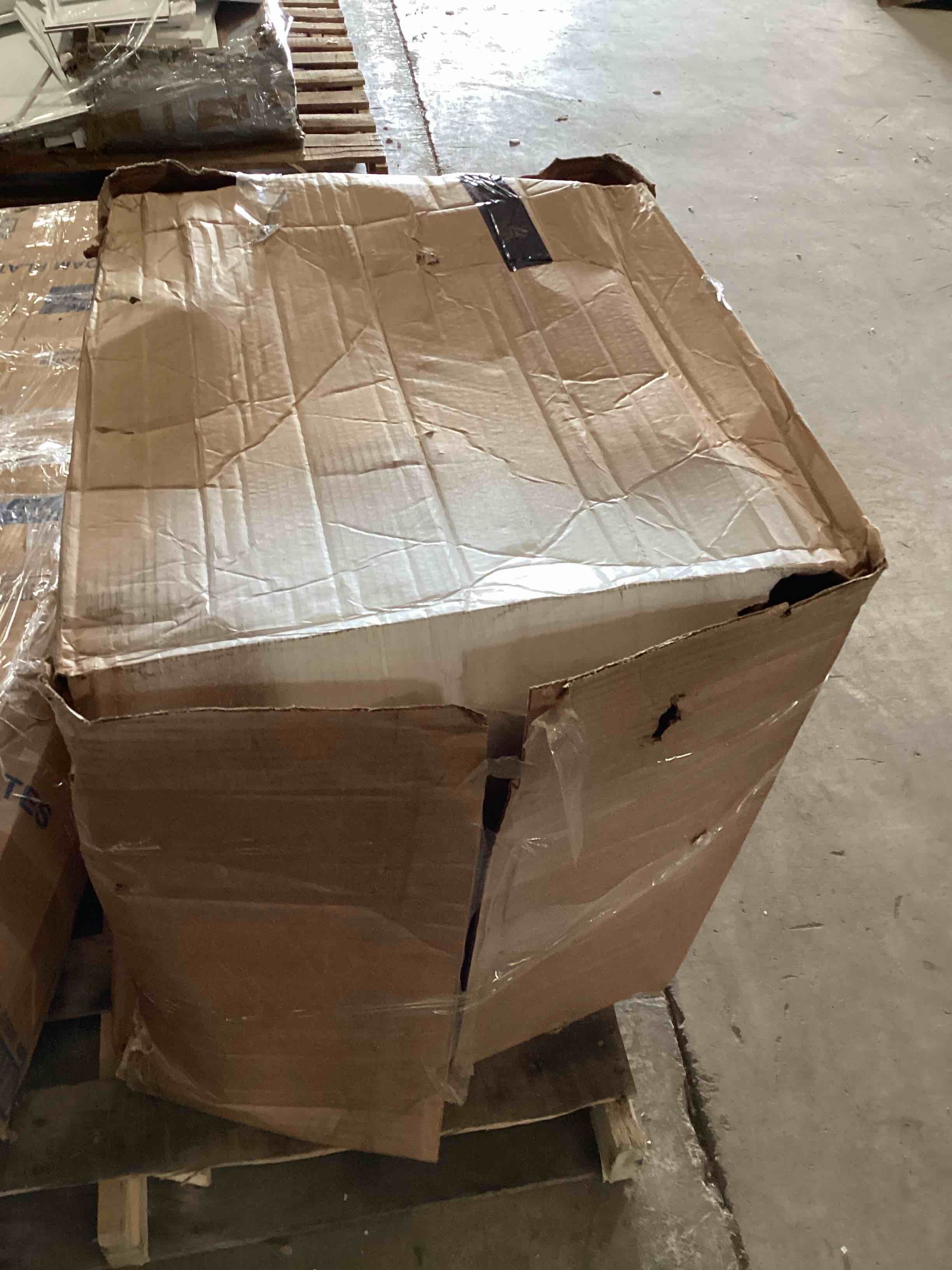 Condition photo showing Good Condition for leather recliner