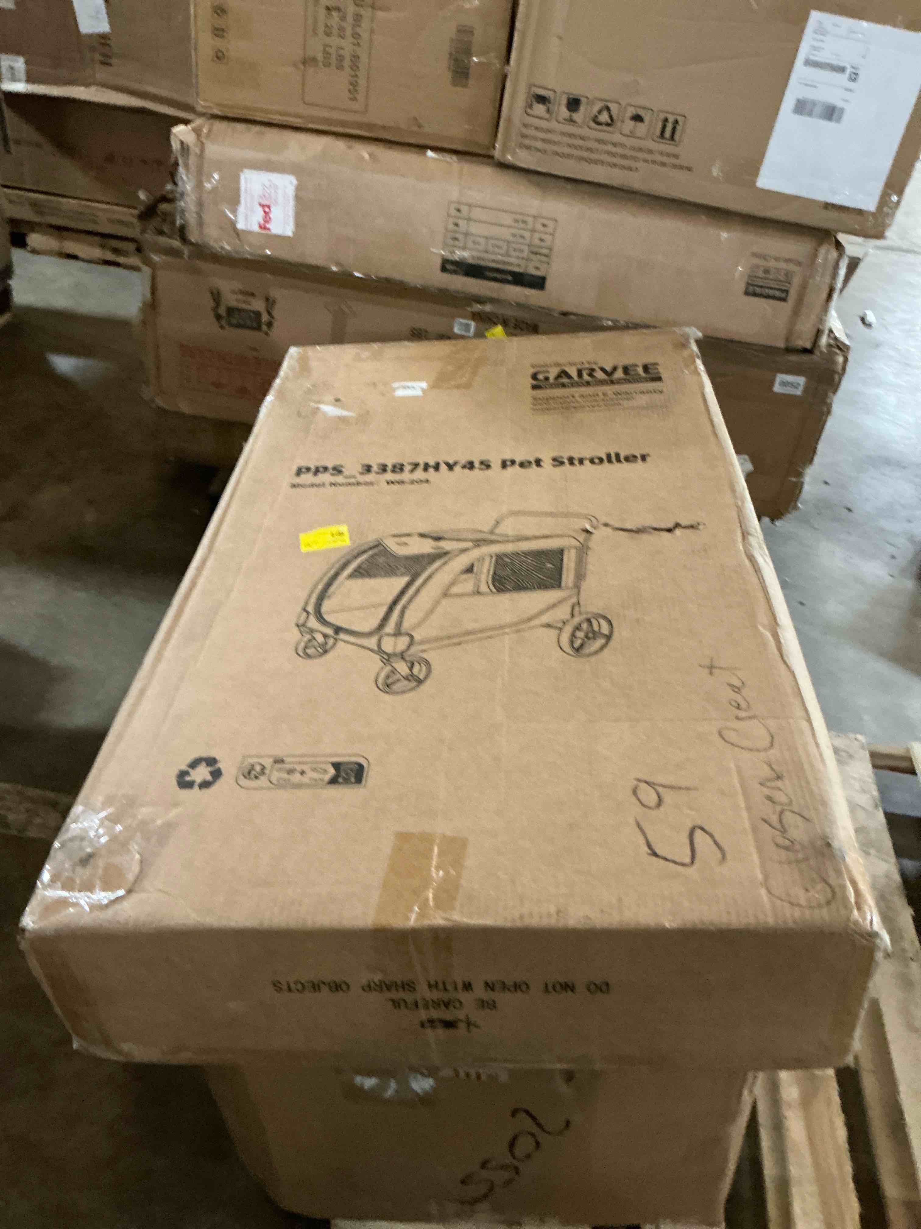 Condition photo showing Good Condition for garvee pet stroller