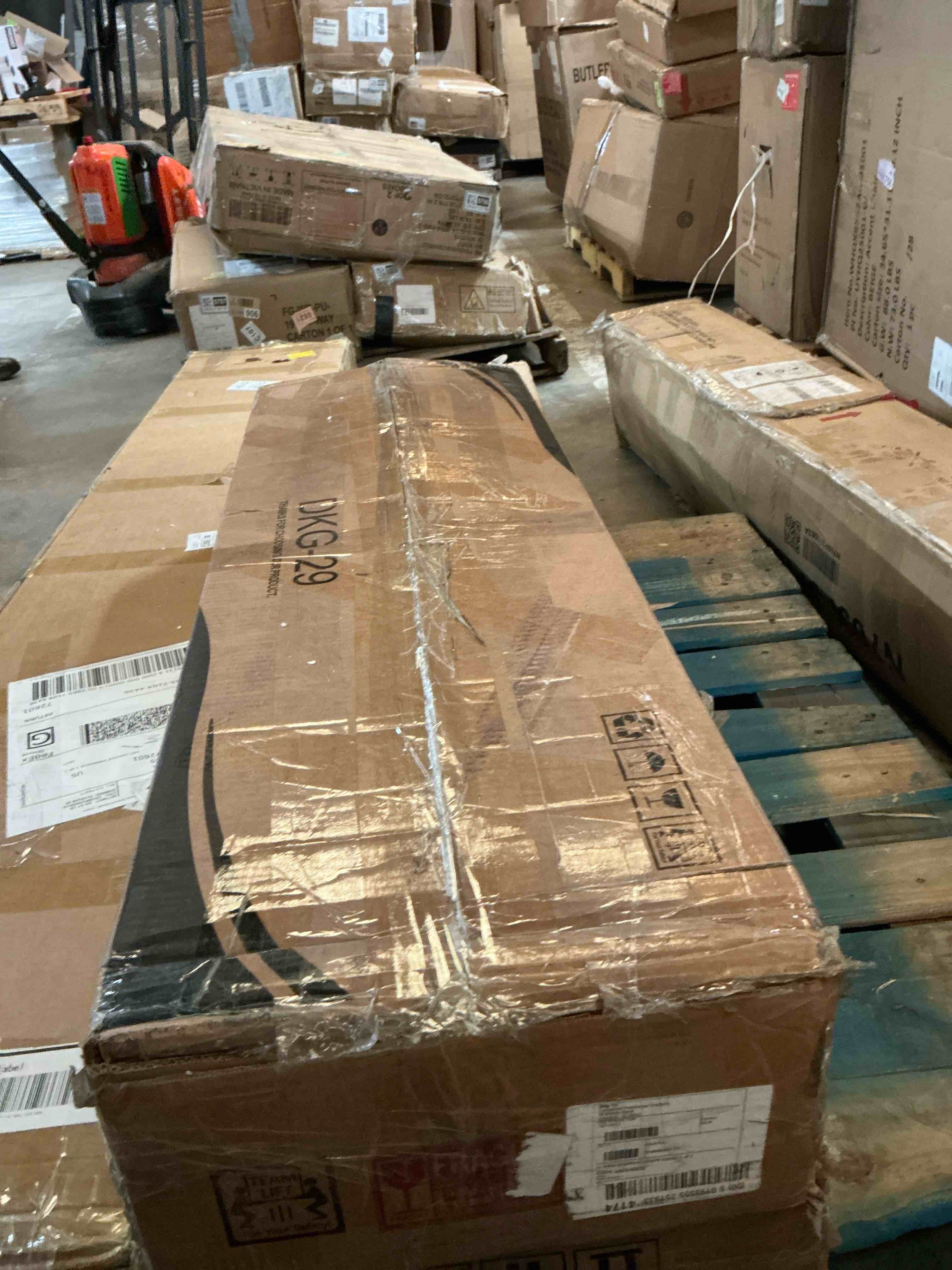 Condition photo showing Good Condition for white wood bookshelf 