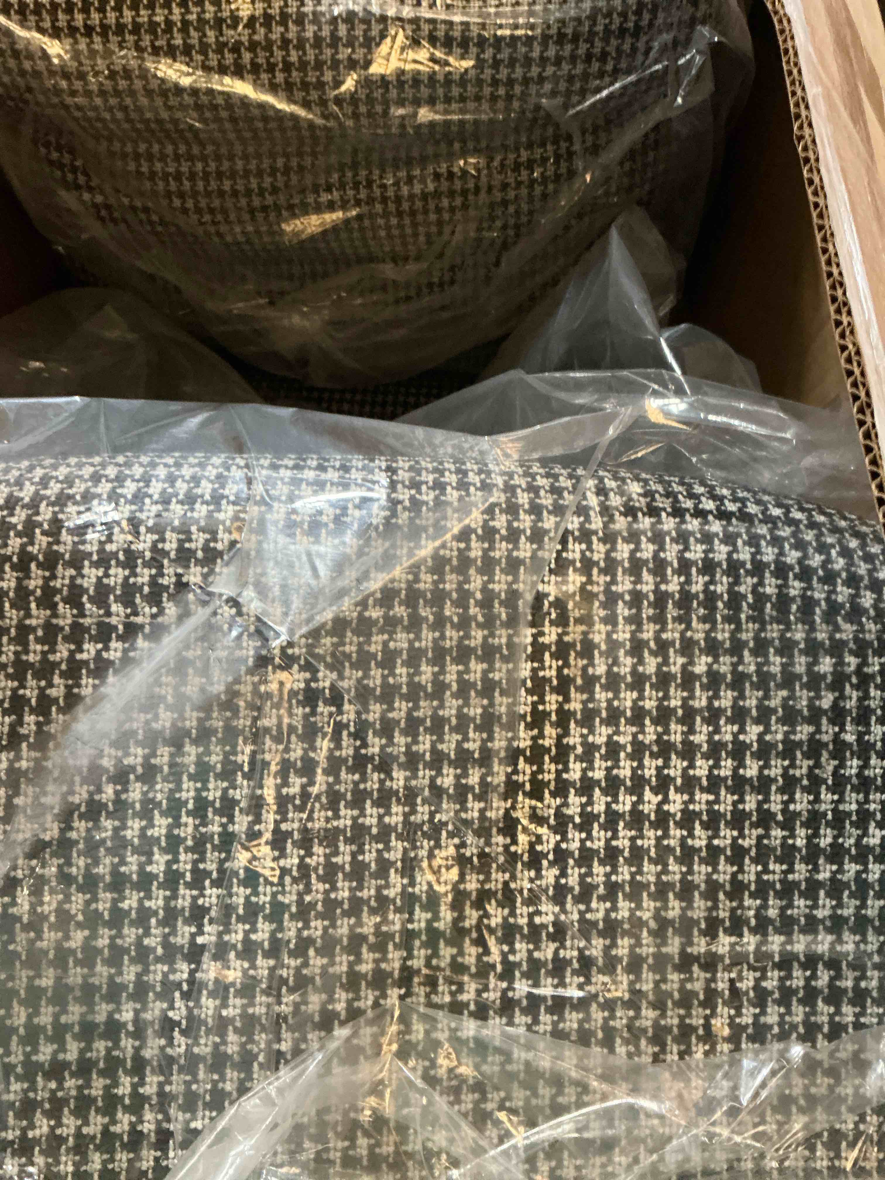 Condition photo showing Good Condition for accent floor chairs