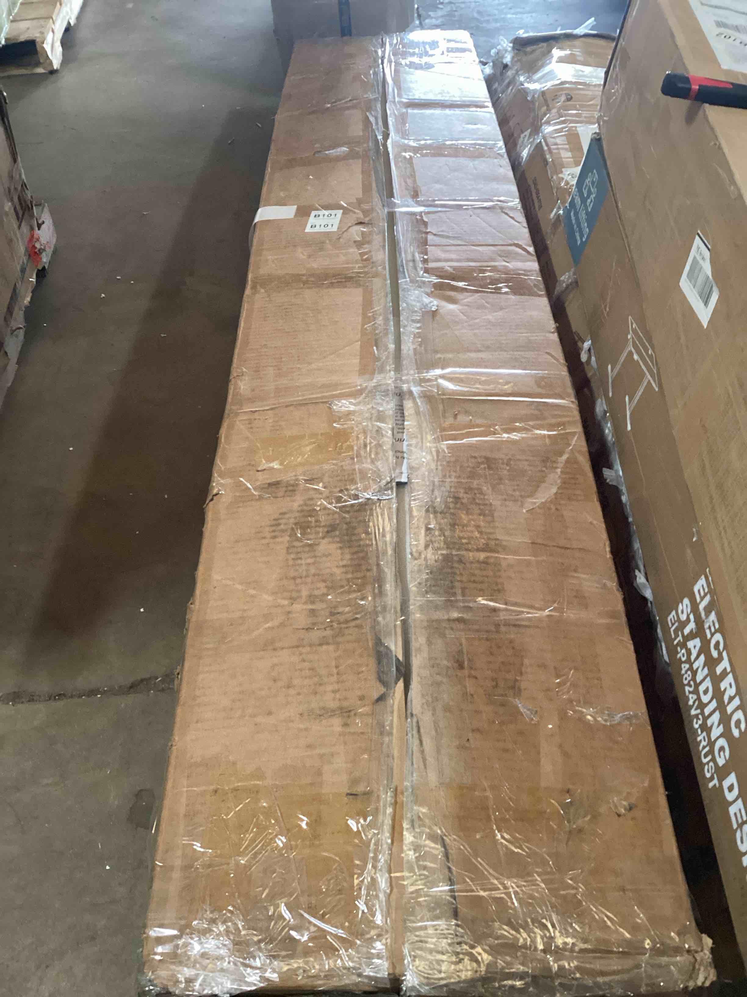 Condition photo showing Good Condition for 4 door oak tv stand 