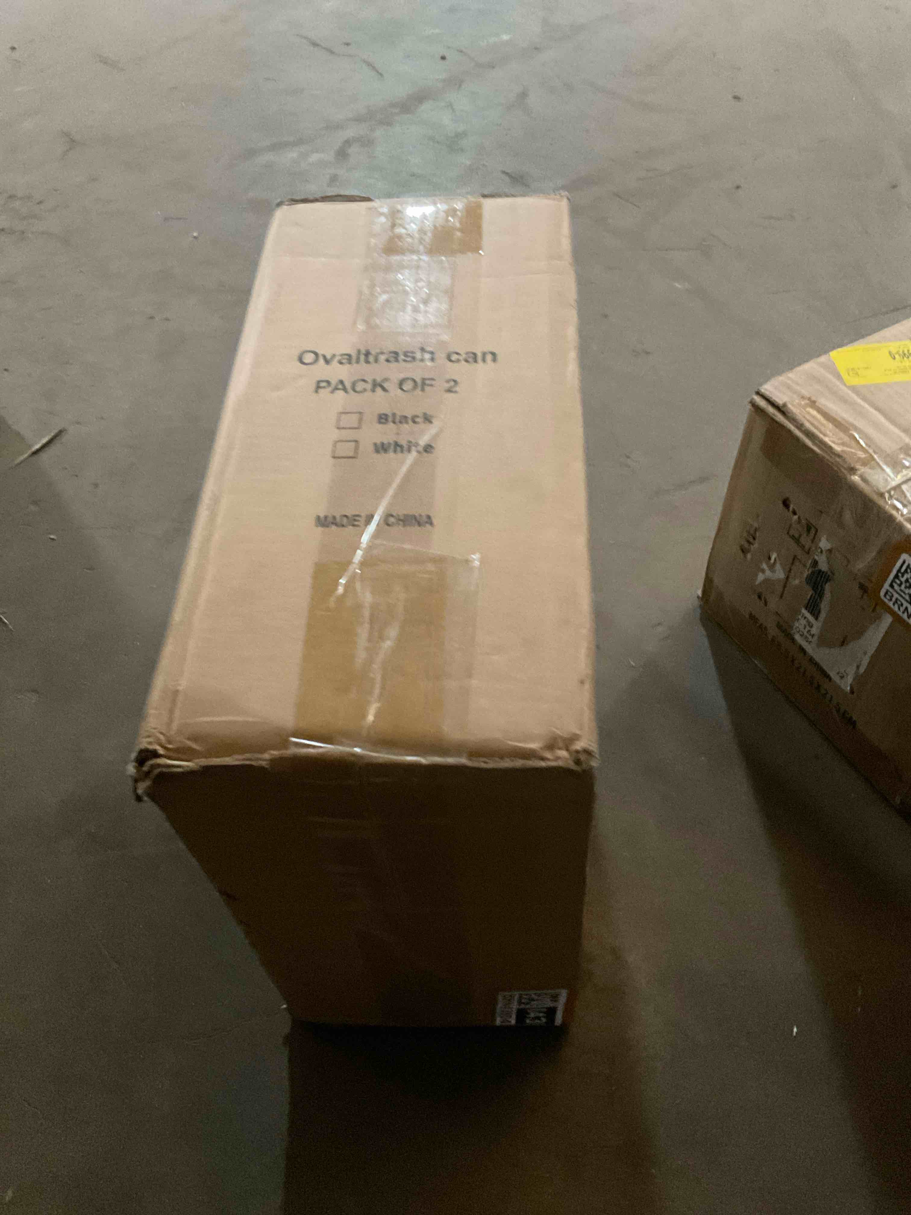 Condition photo showing Good Condition for 2 pcs oval trash can